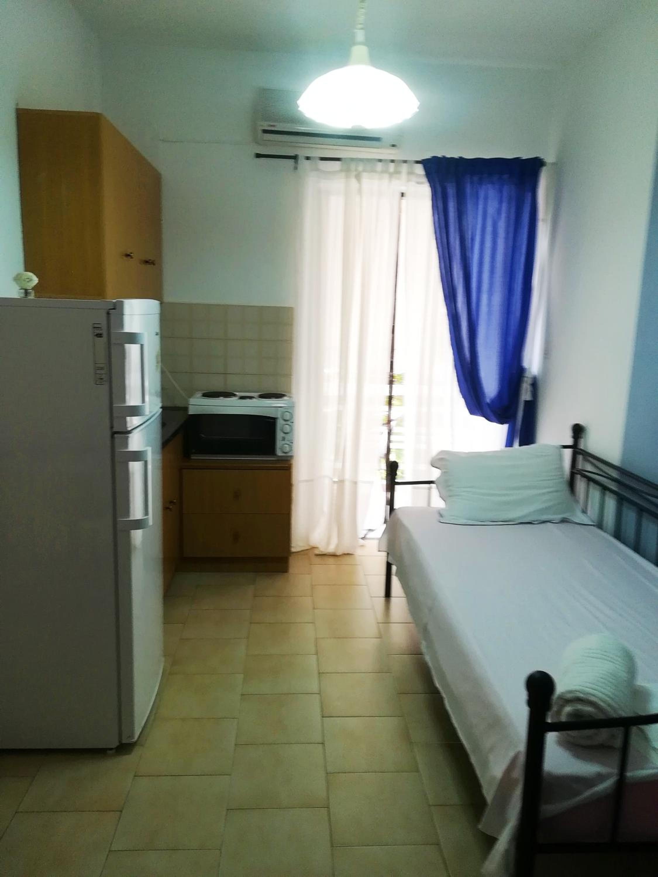 Basic Triple Room photo 2