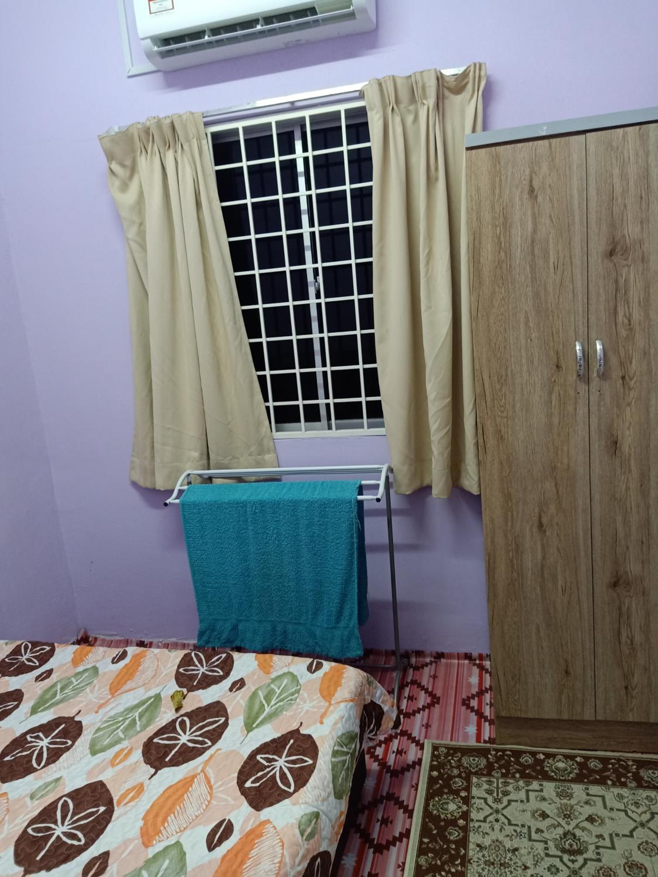 Three-Bedroom House photo 2