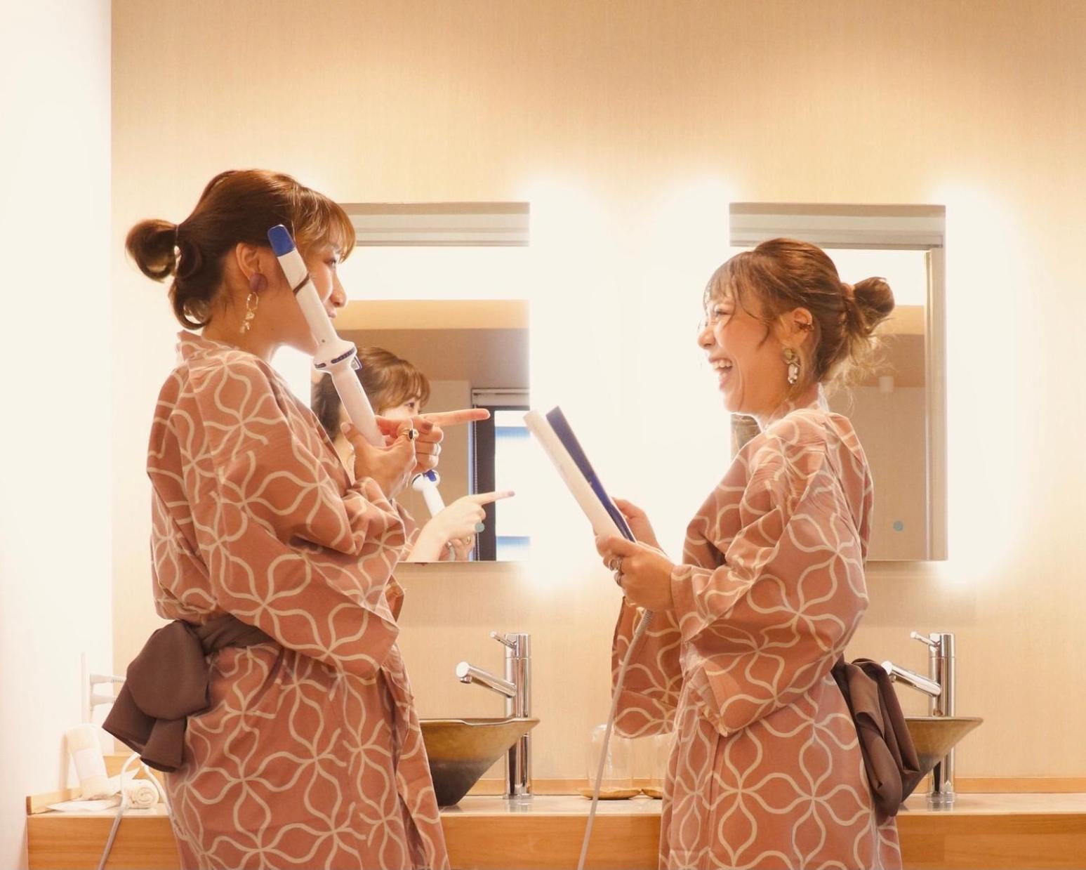 Superior Twin Room thumbnail 5