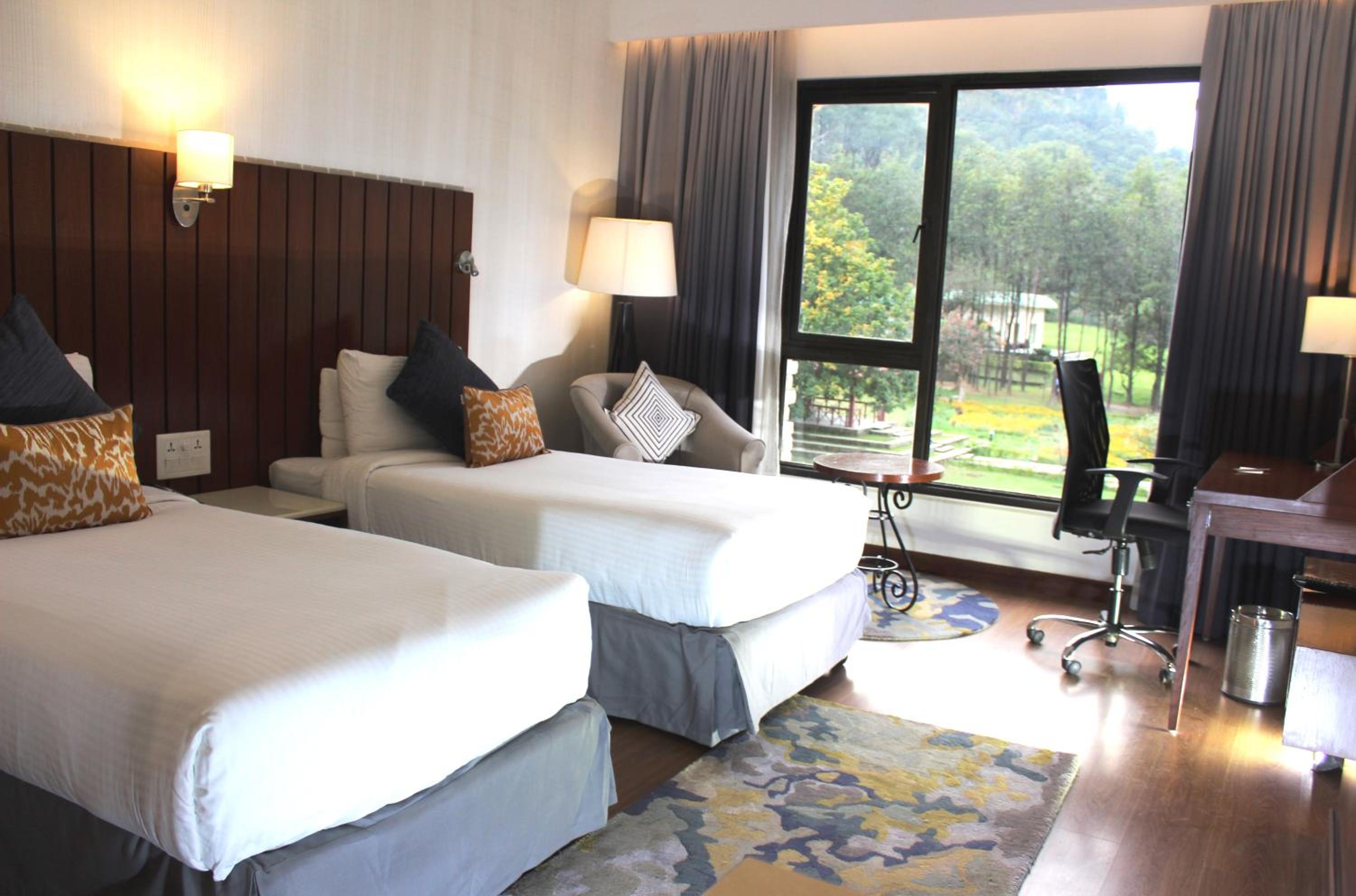 Deluxe Room Twin Bed - Photo 1