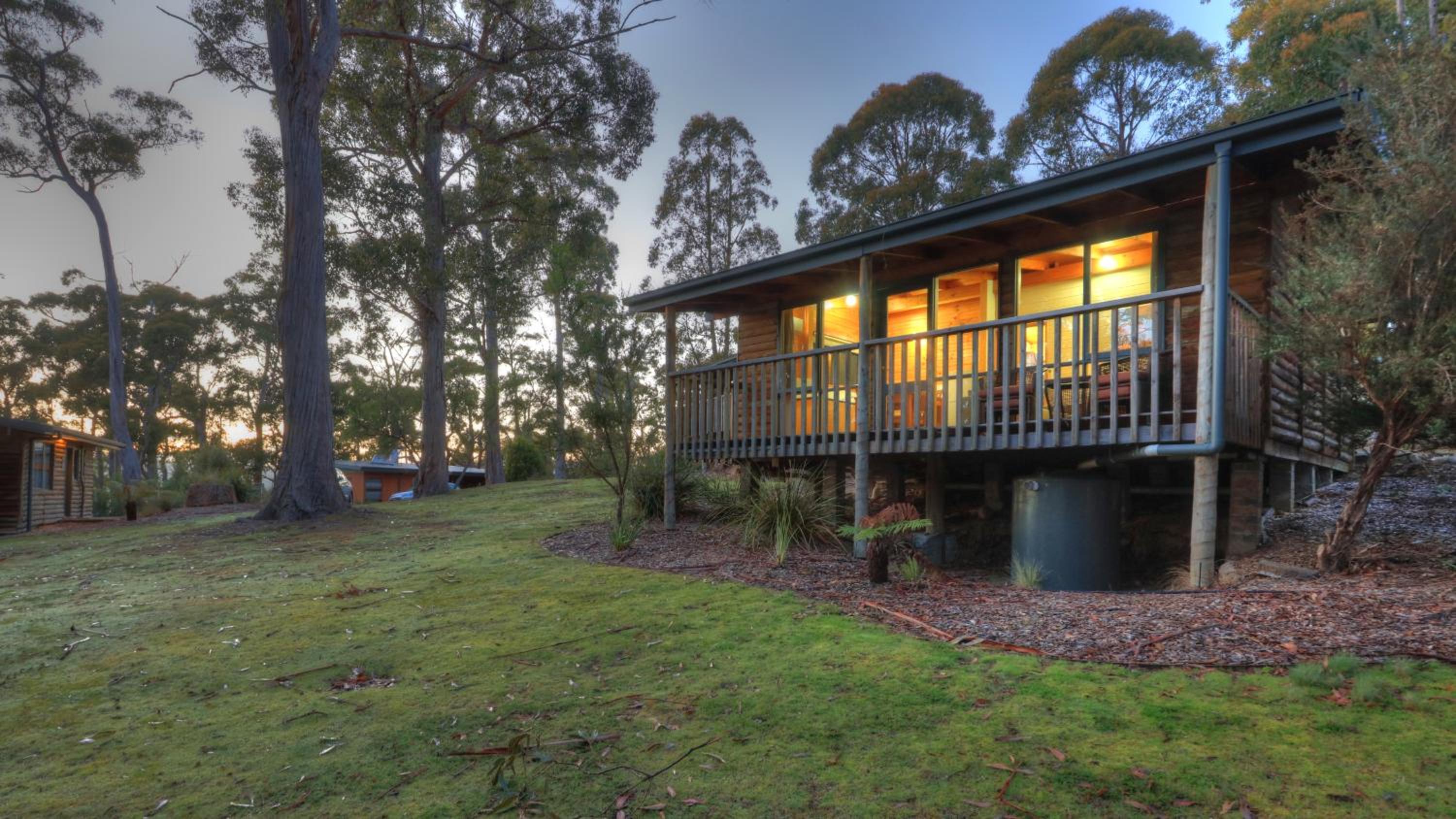 One-Bedroom Cabin with Bush Setting  photo 3