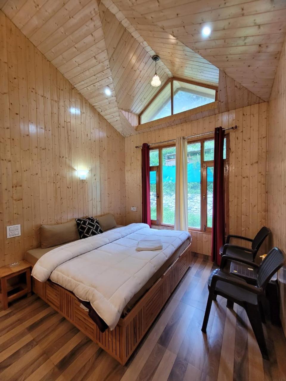 Family Room With Private Bathroom photo 1