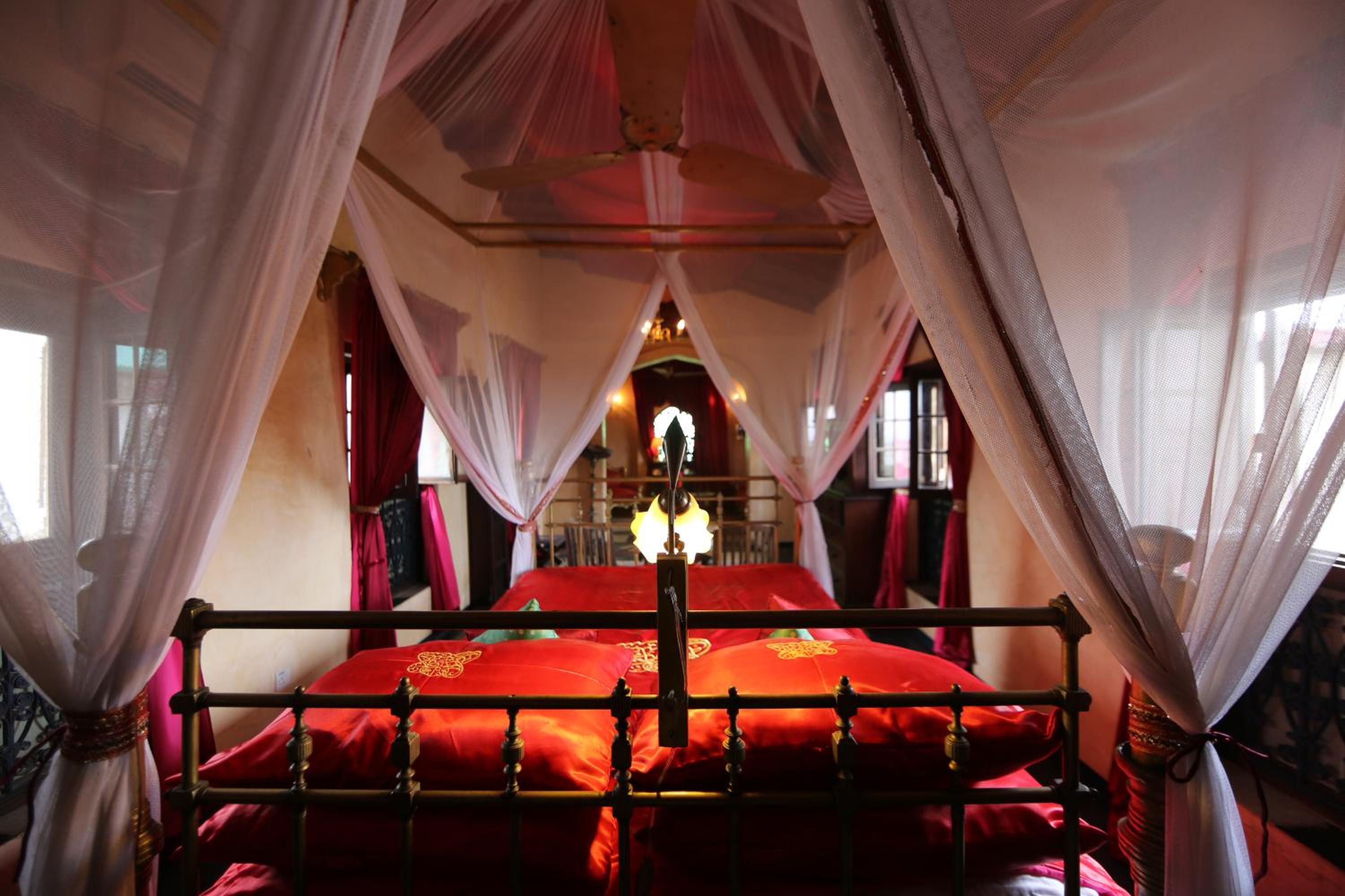 Deluxe Queen Room