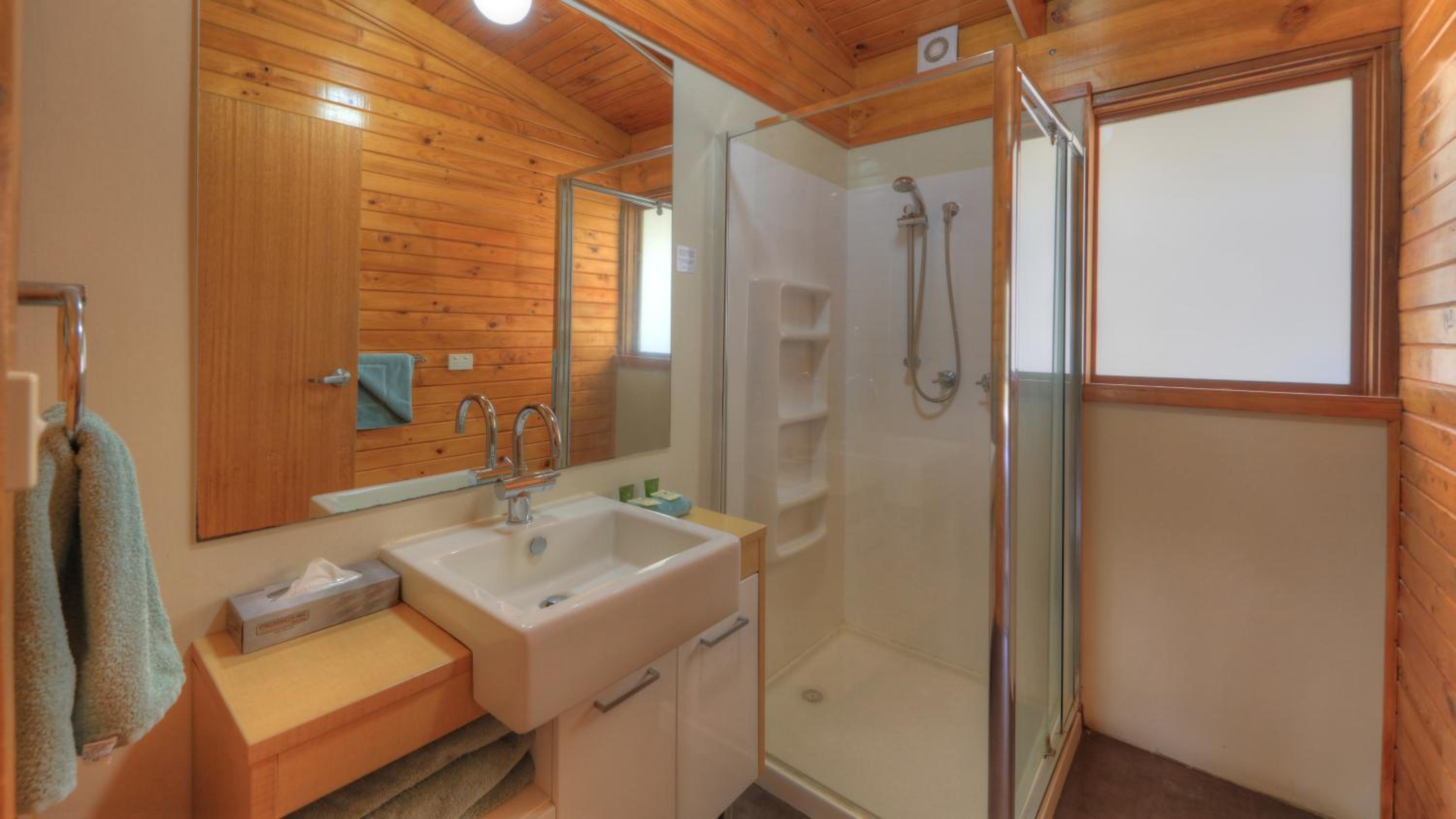 Two-Bedroom Cabin with Bush Setting  photo 2
