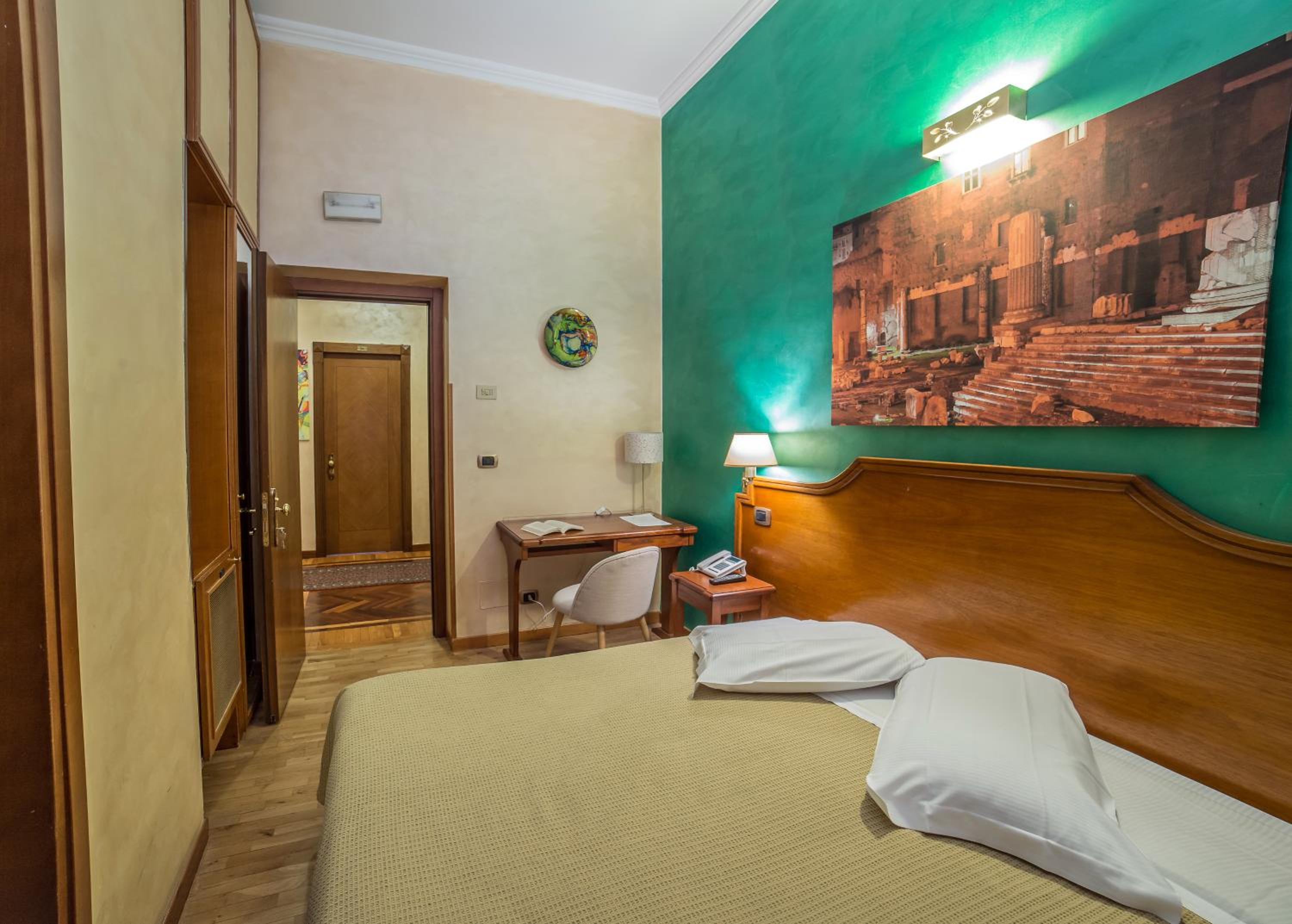 Single Room photo 3