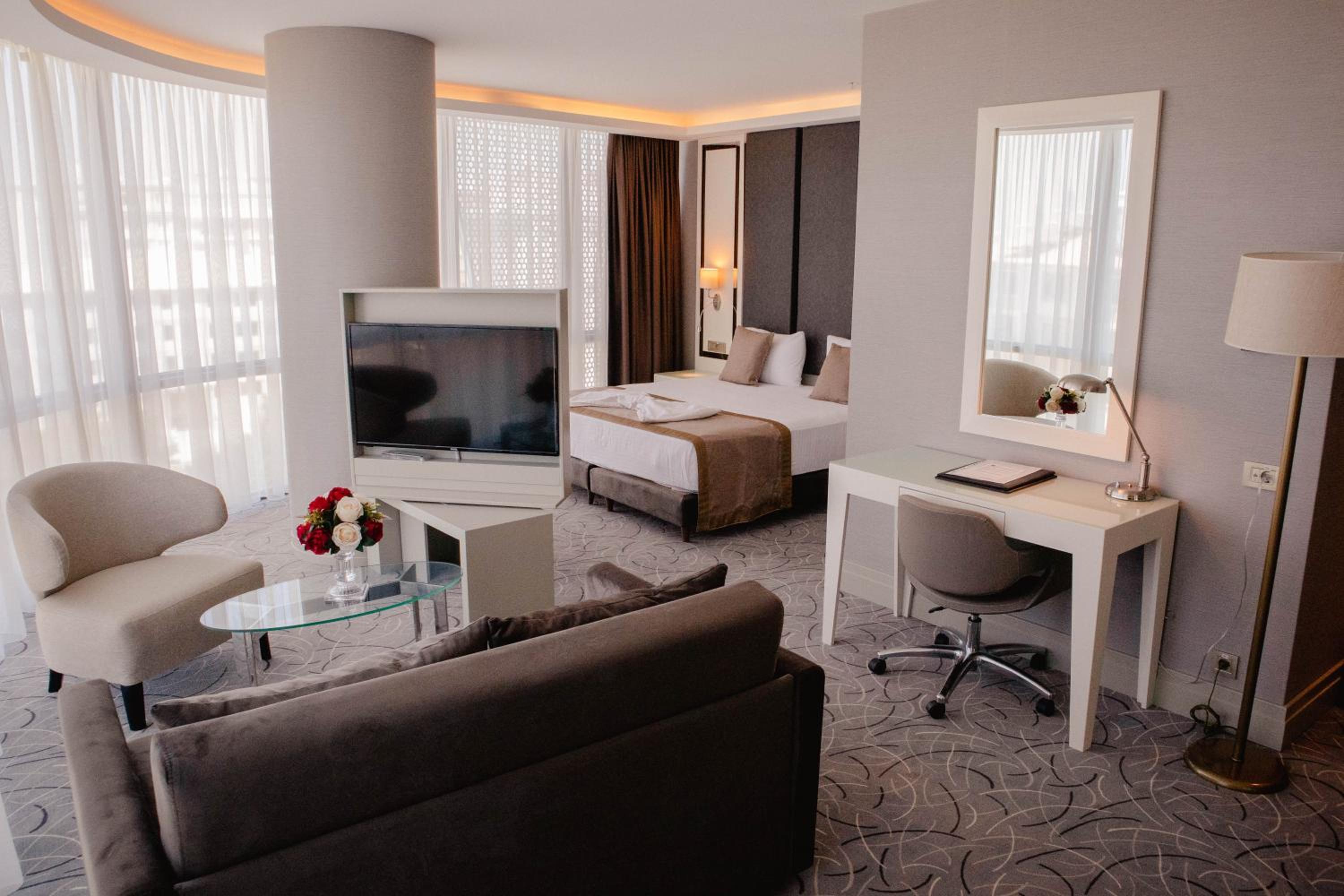 Deluxe Room - Photo 4