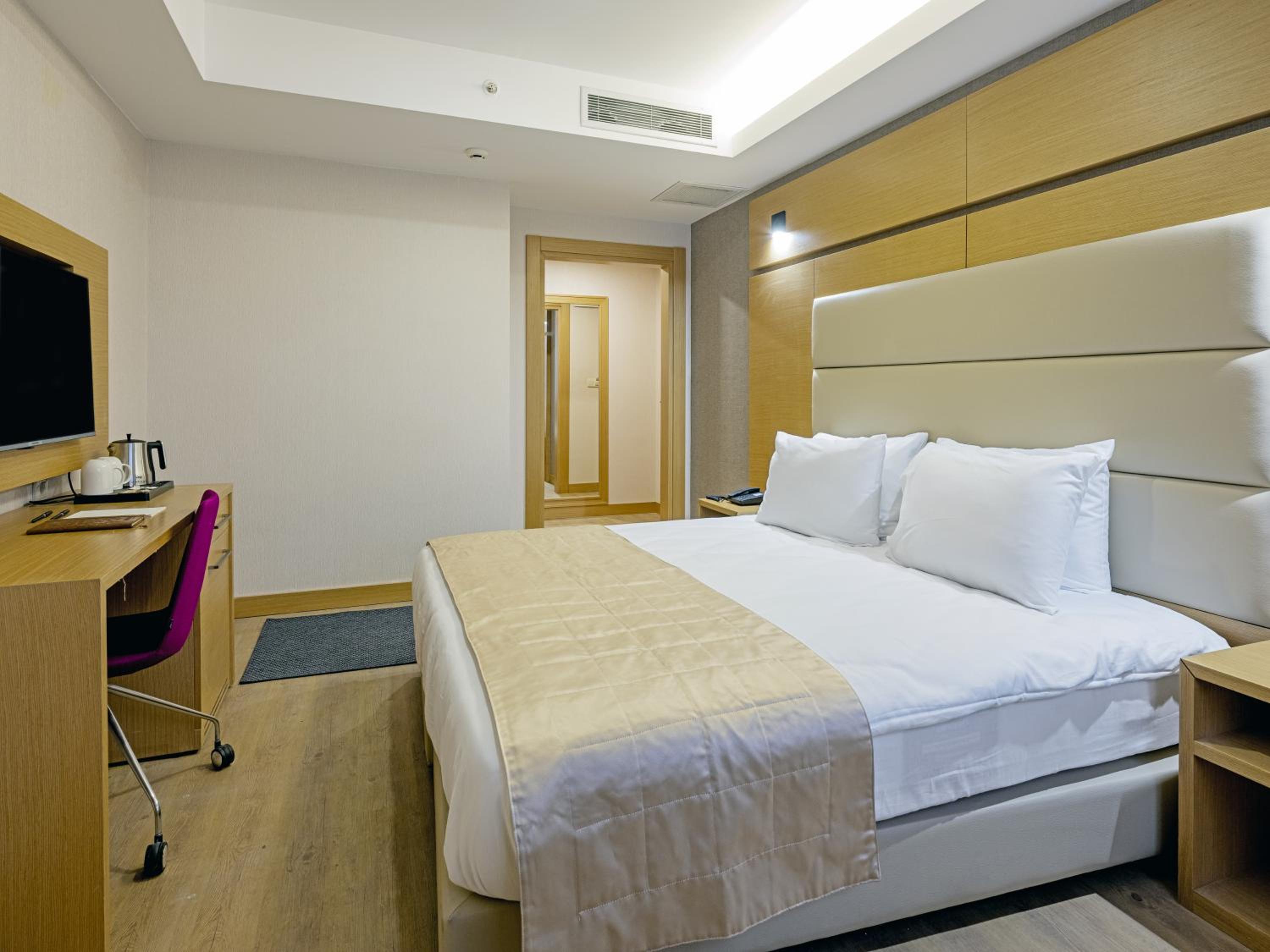 Superior King Room photo 3