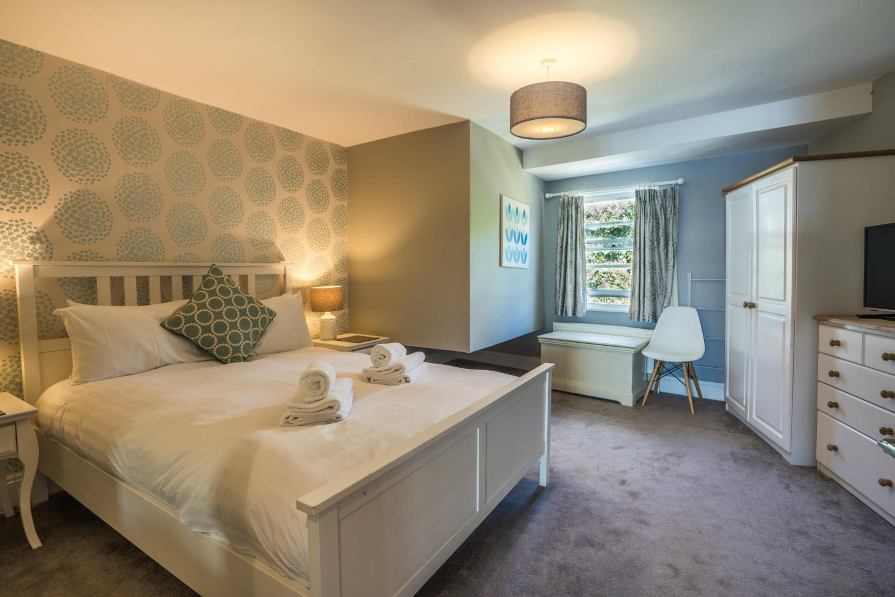 One-Bedroom Apartment with Sea View - 16 photo 2