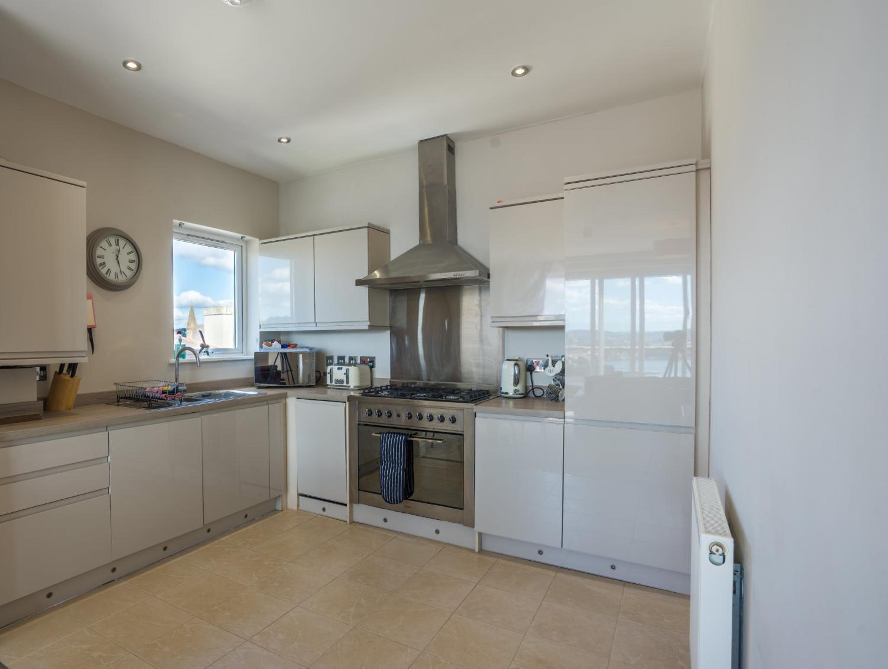 Premier Two Bedroom Apartment with Sea View – 17  photo 3