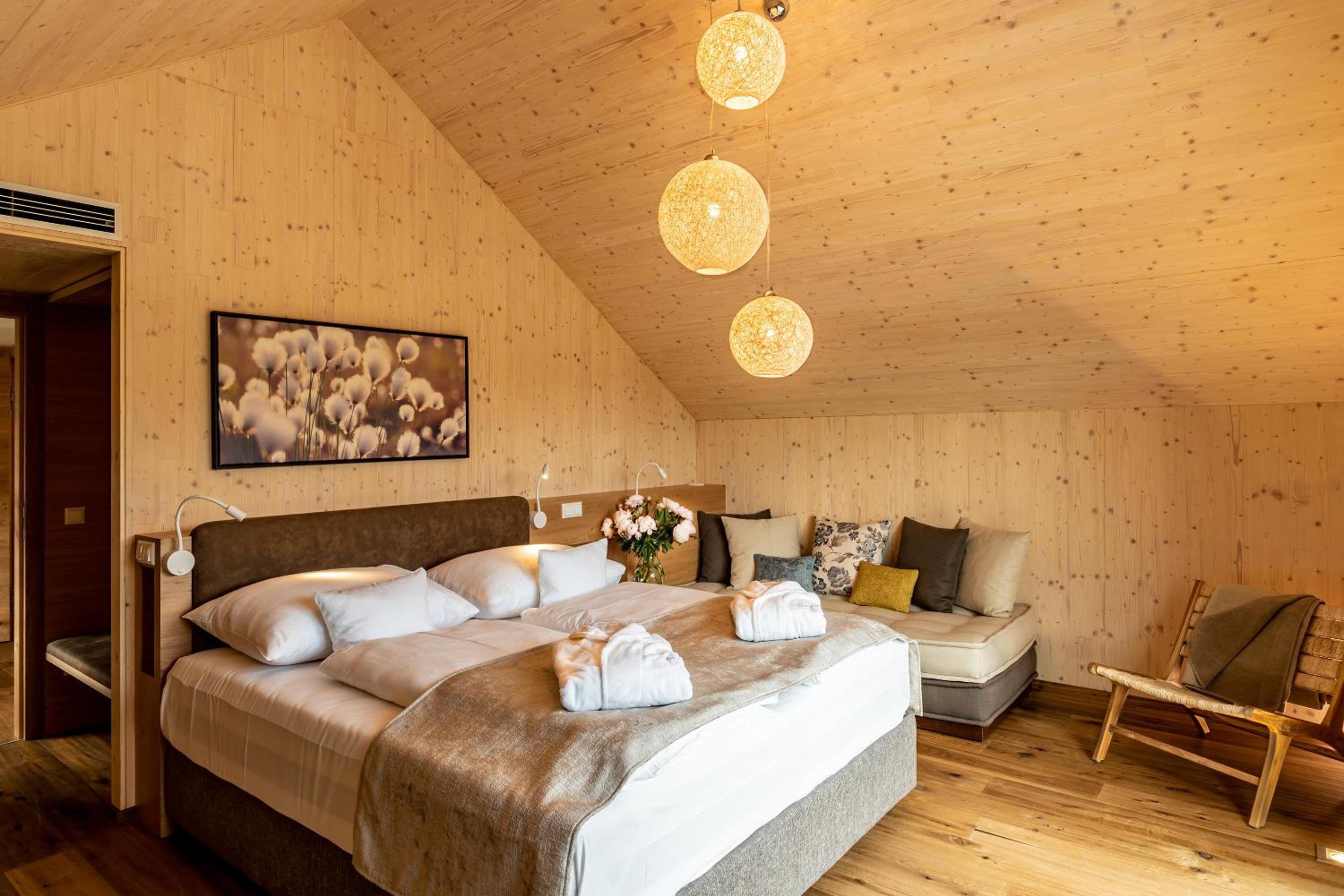 Two-Bedroom House with Lakeside photo 1