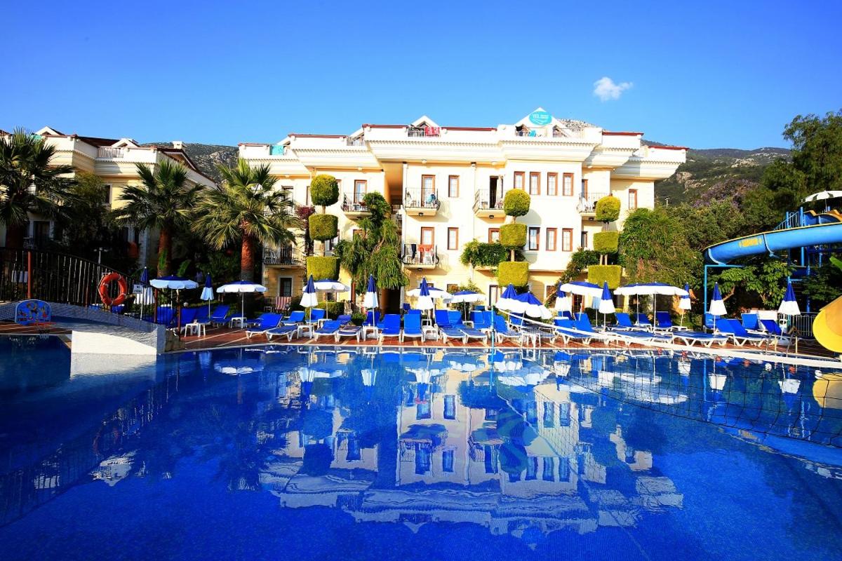Double Or Twin Room With Pool View photo 2