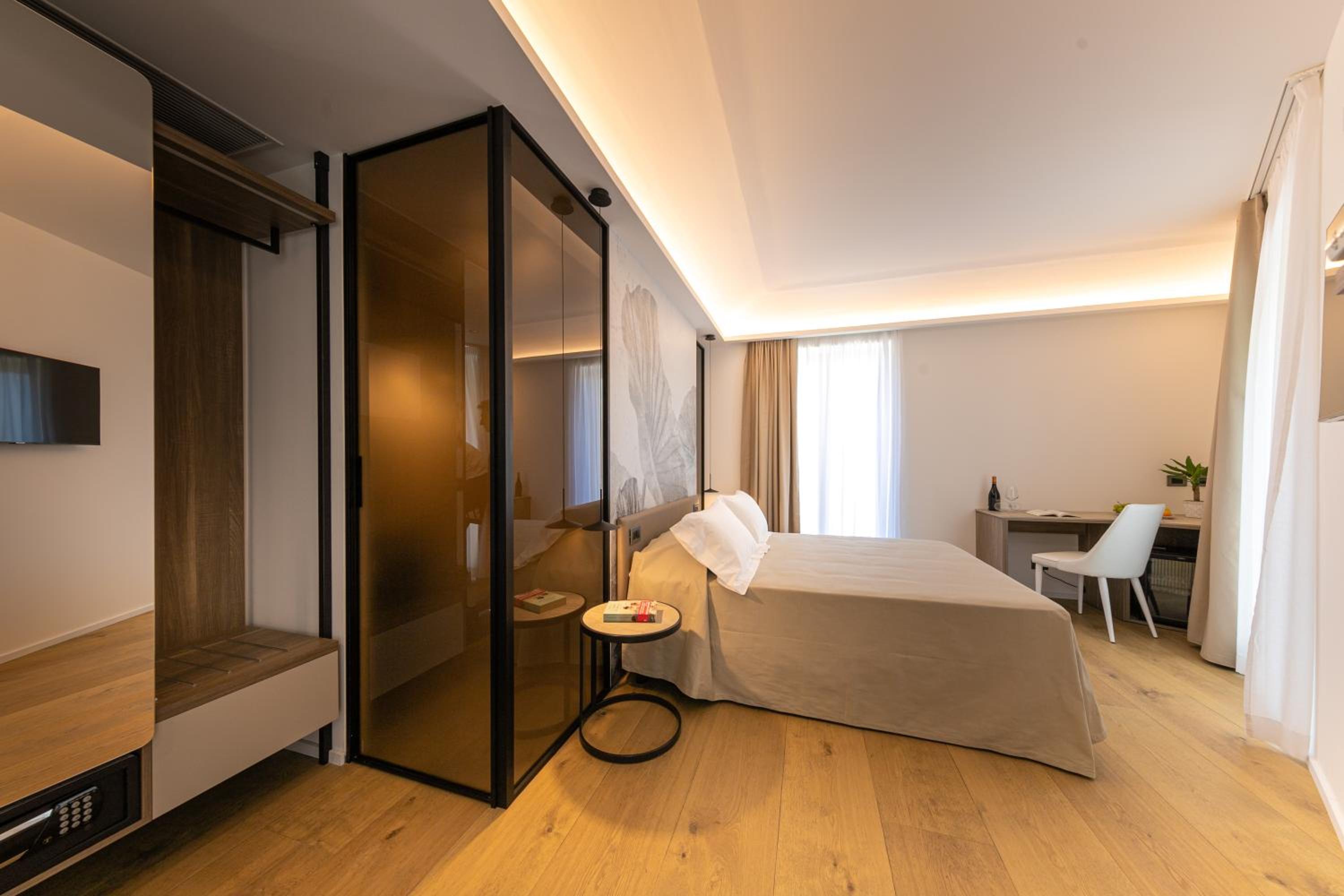 Camera Tripla Luxury
