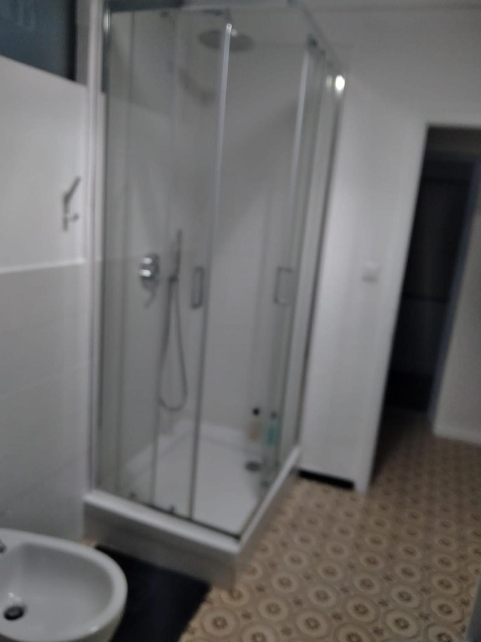 Double Room with Private Bathroom - Photo 5