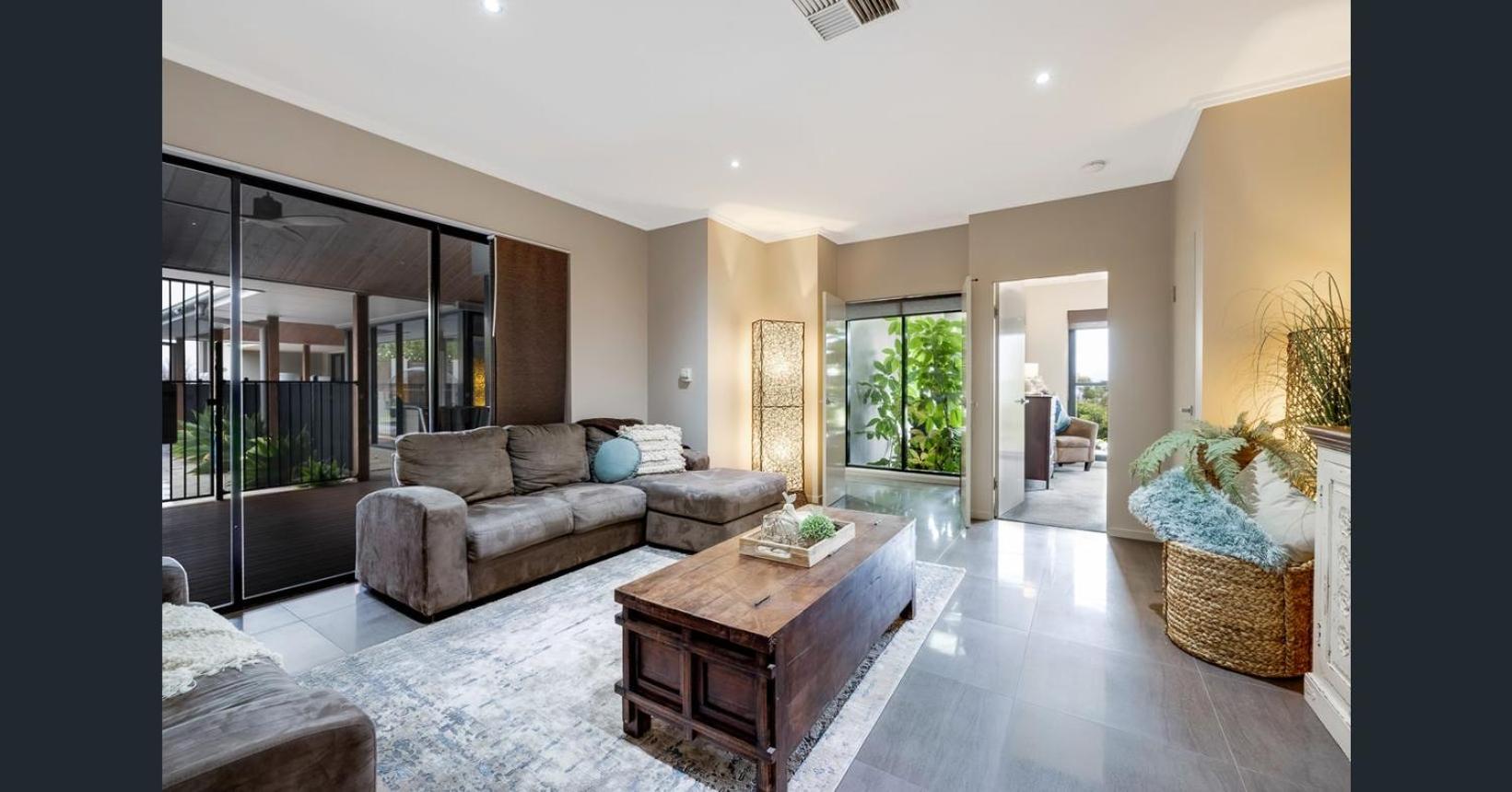 Deluxe Family Suite photo 1