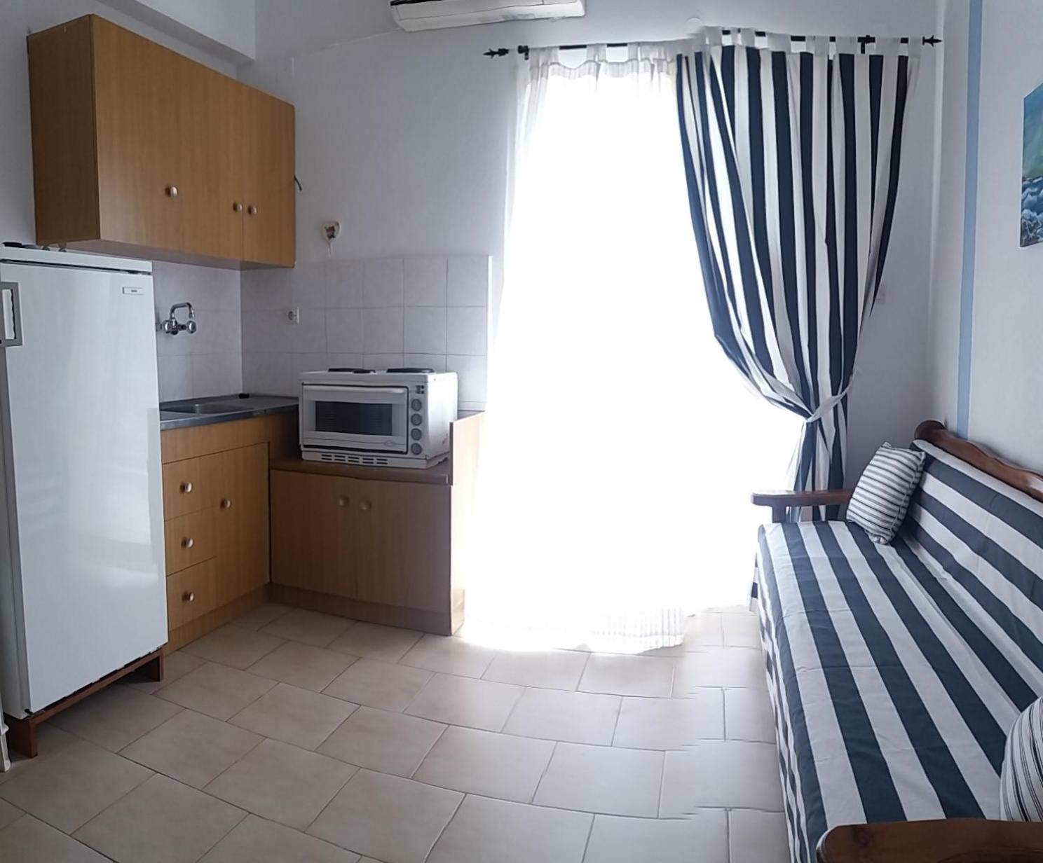 Basic Triple Room photo 2