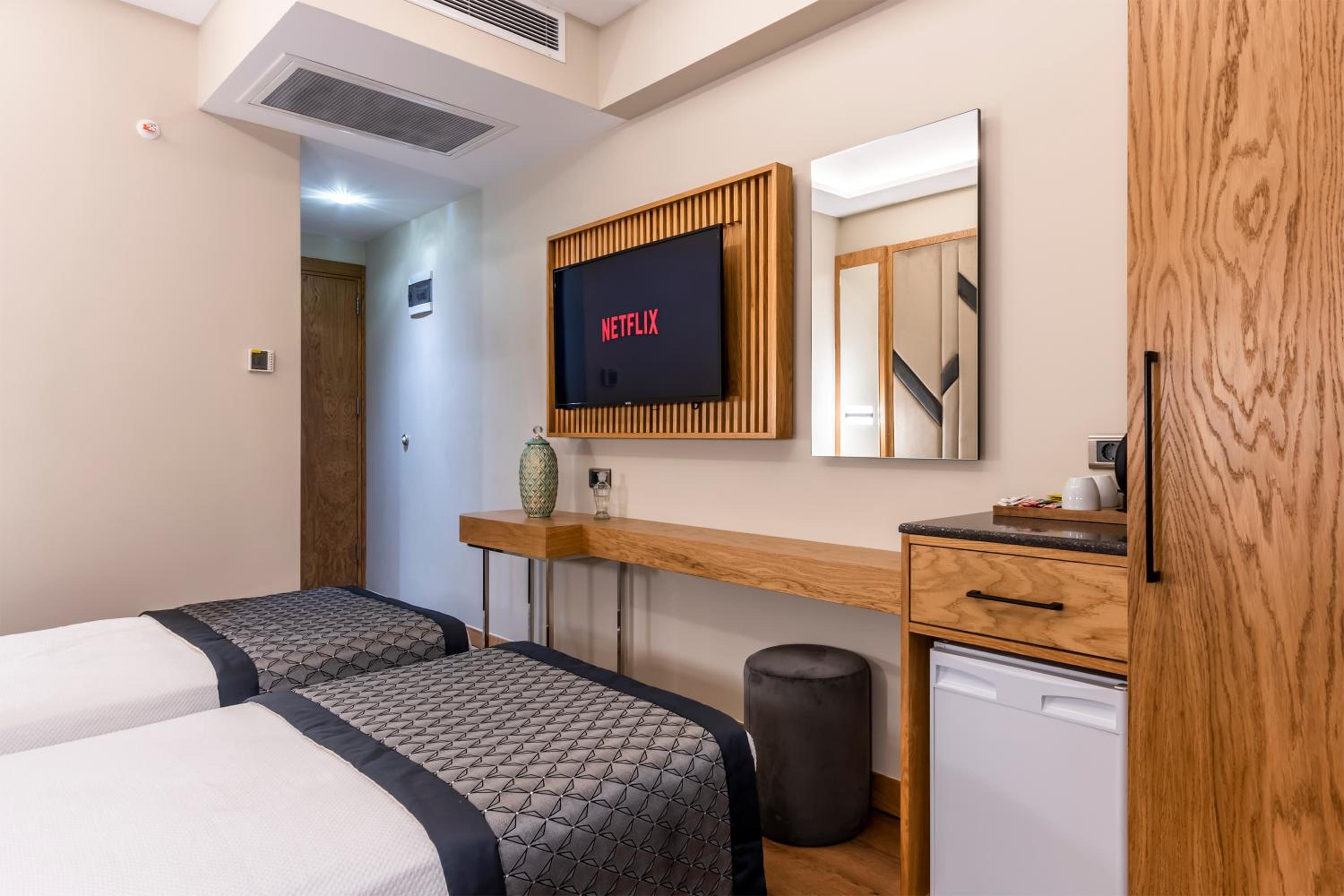 Standard Double or Twin Room photo 1