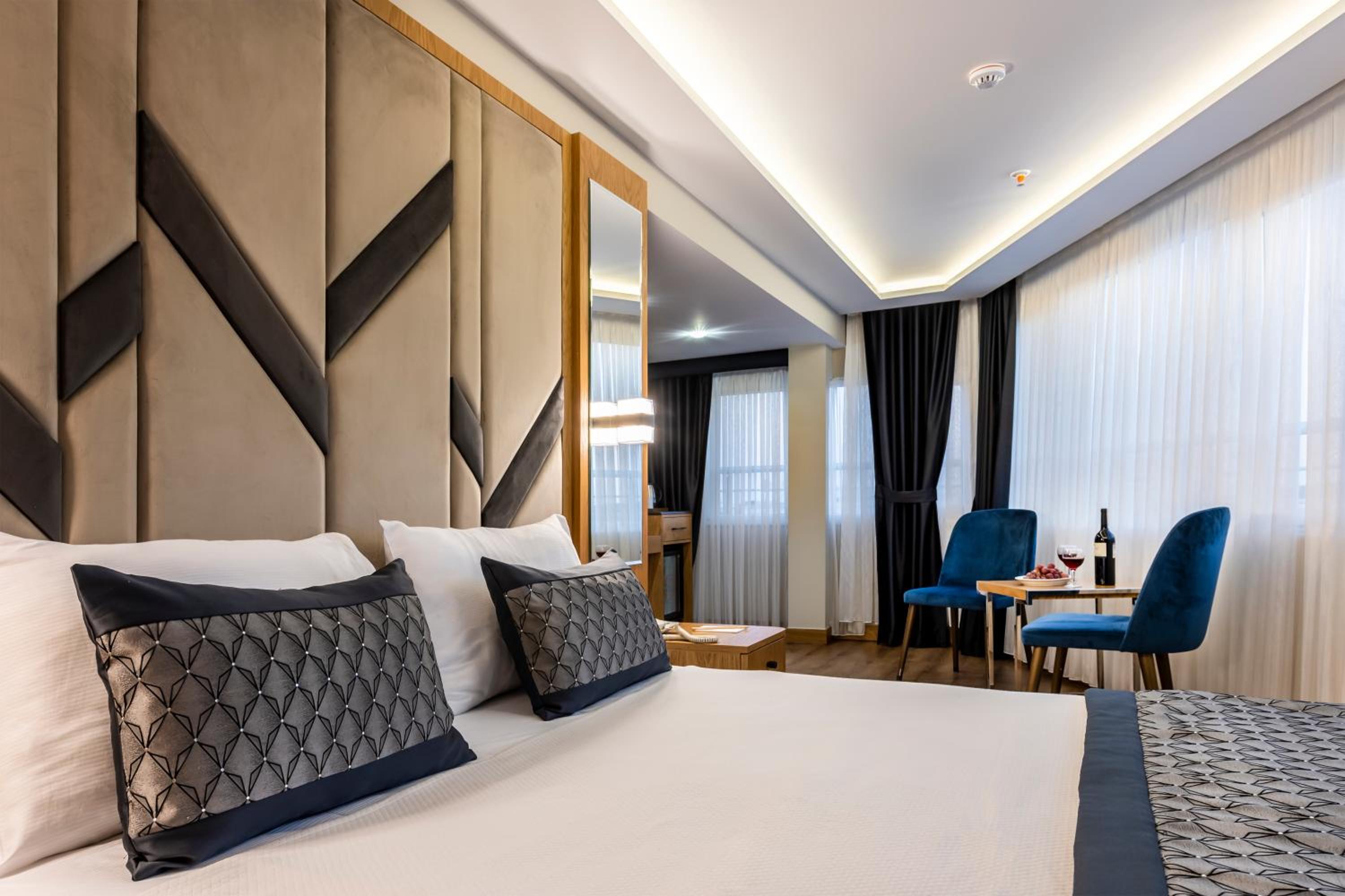 Deluxe Suite