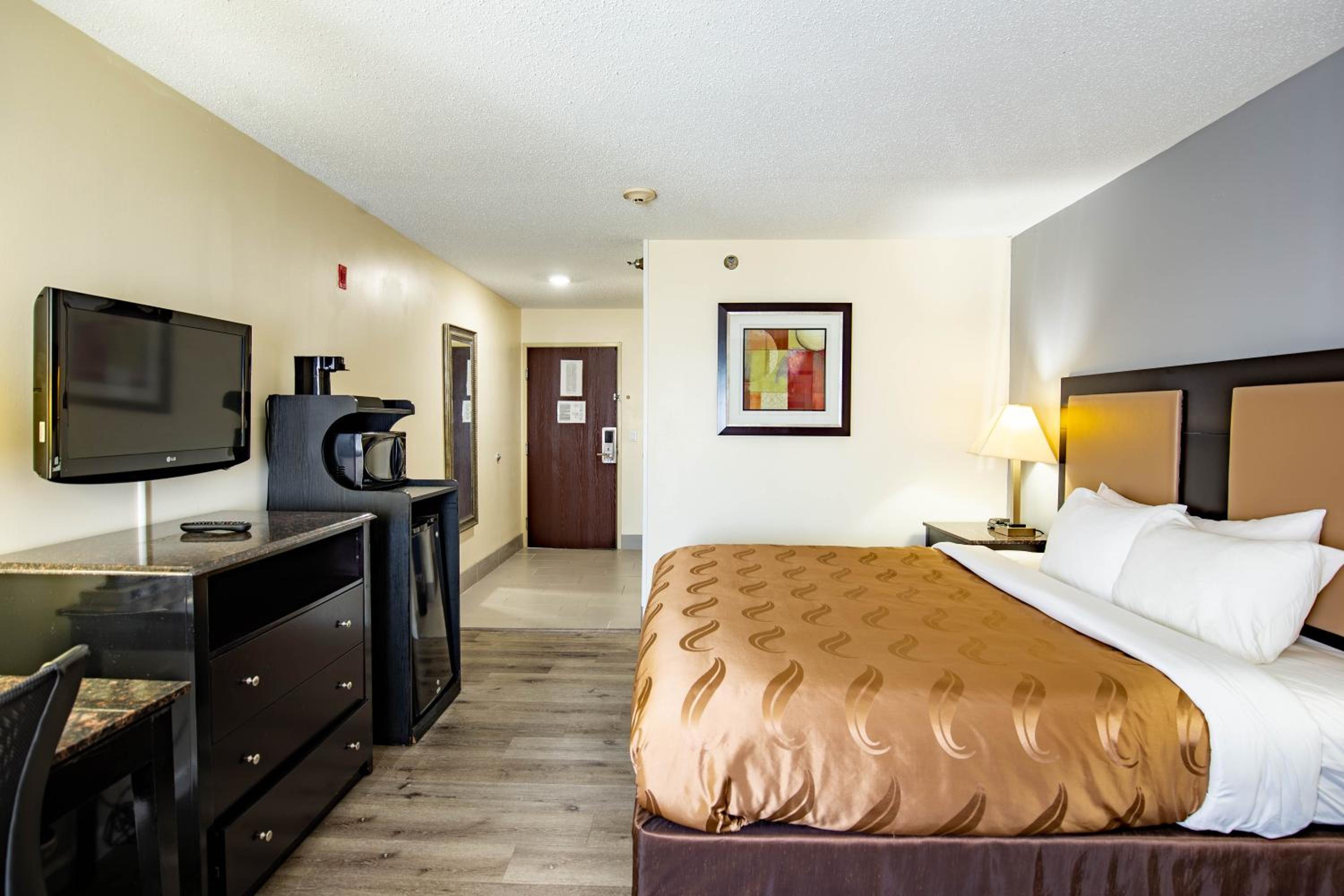Standard King Room - Non Smoking photo 3