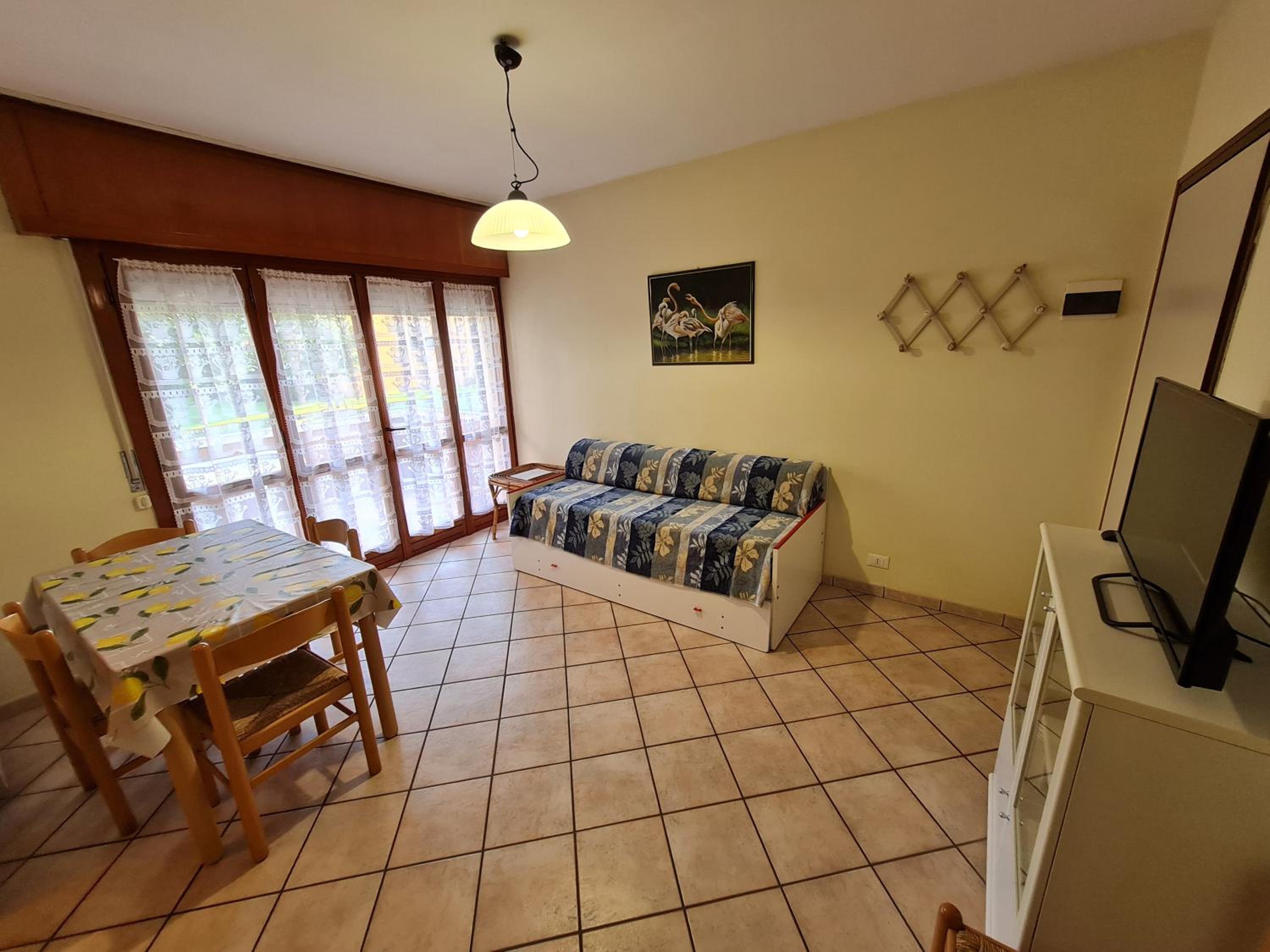 One-Bedroom Apartment with Balcony photo 2