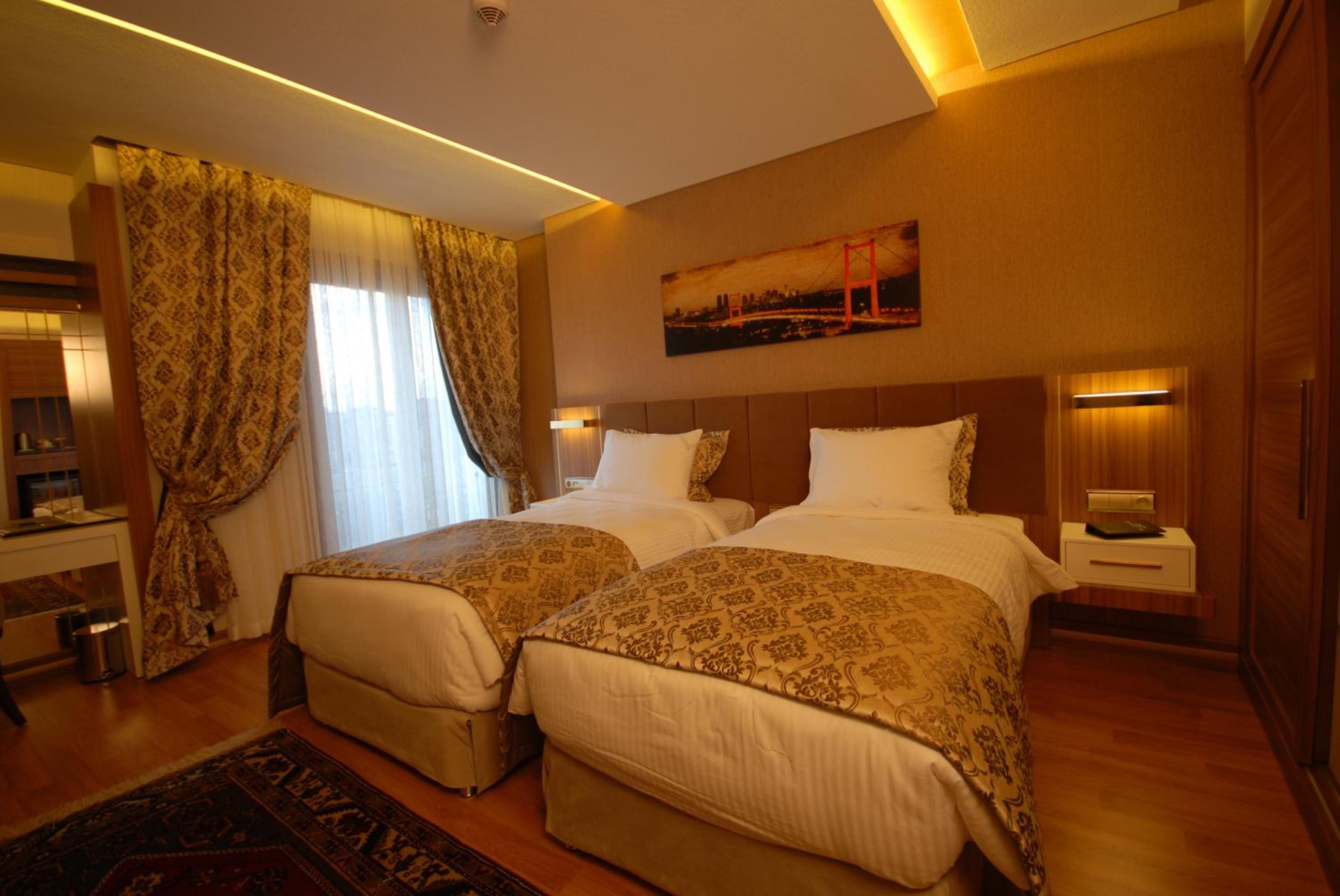 Double or Twin Room - Photo 6