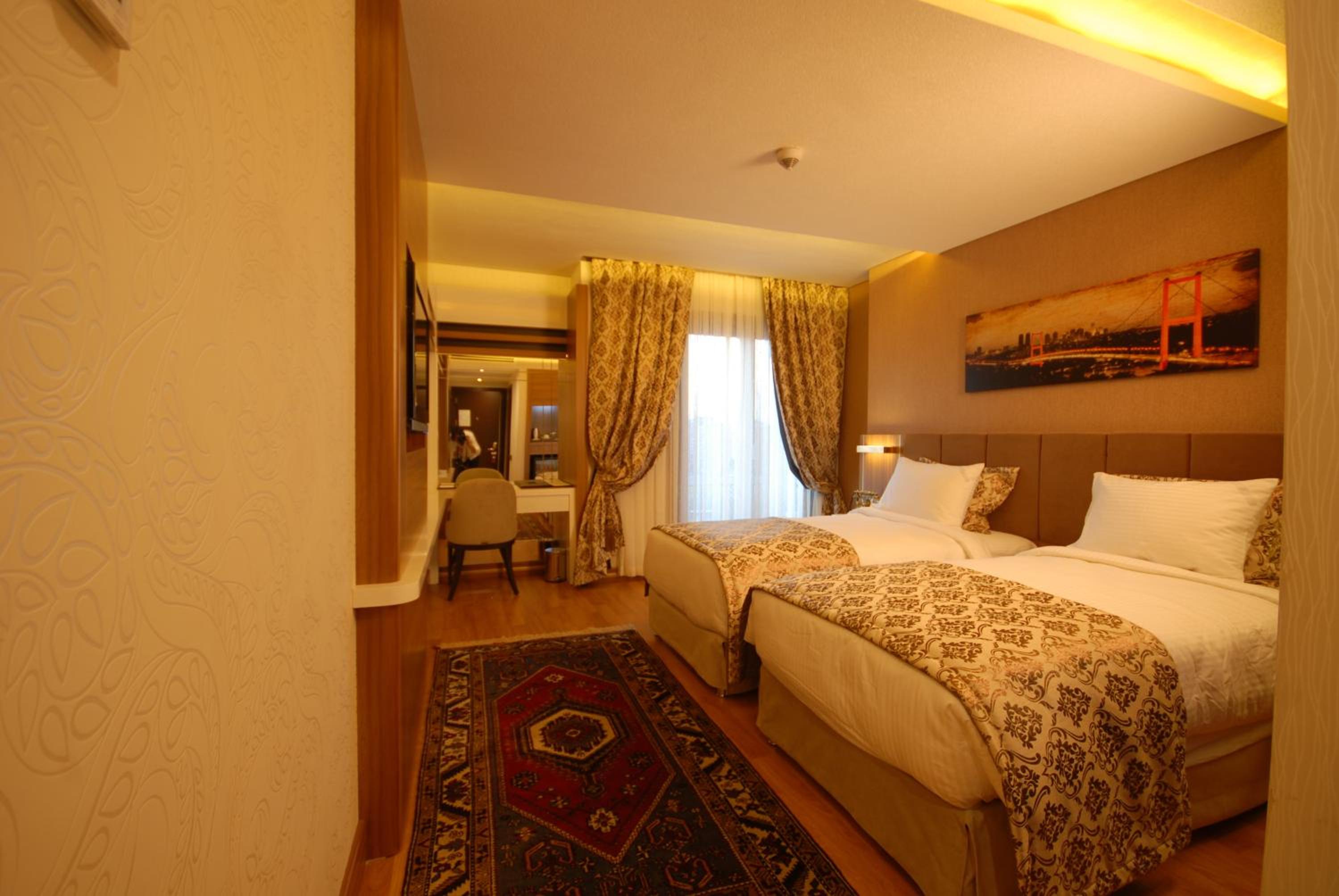 Double or Twin Room - Photo 7