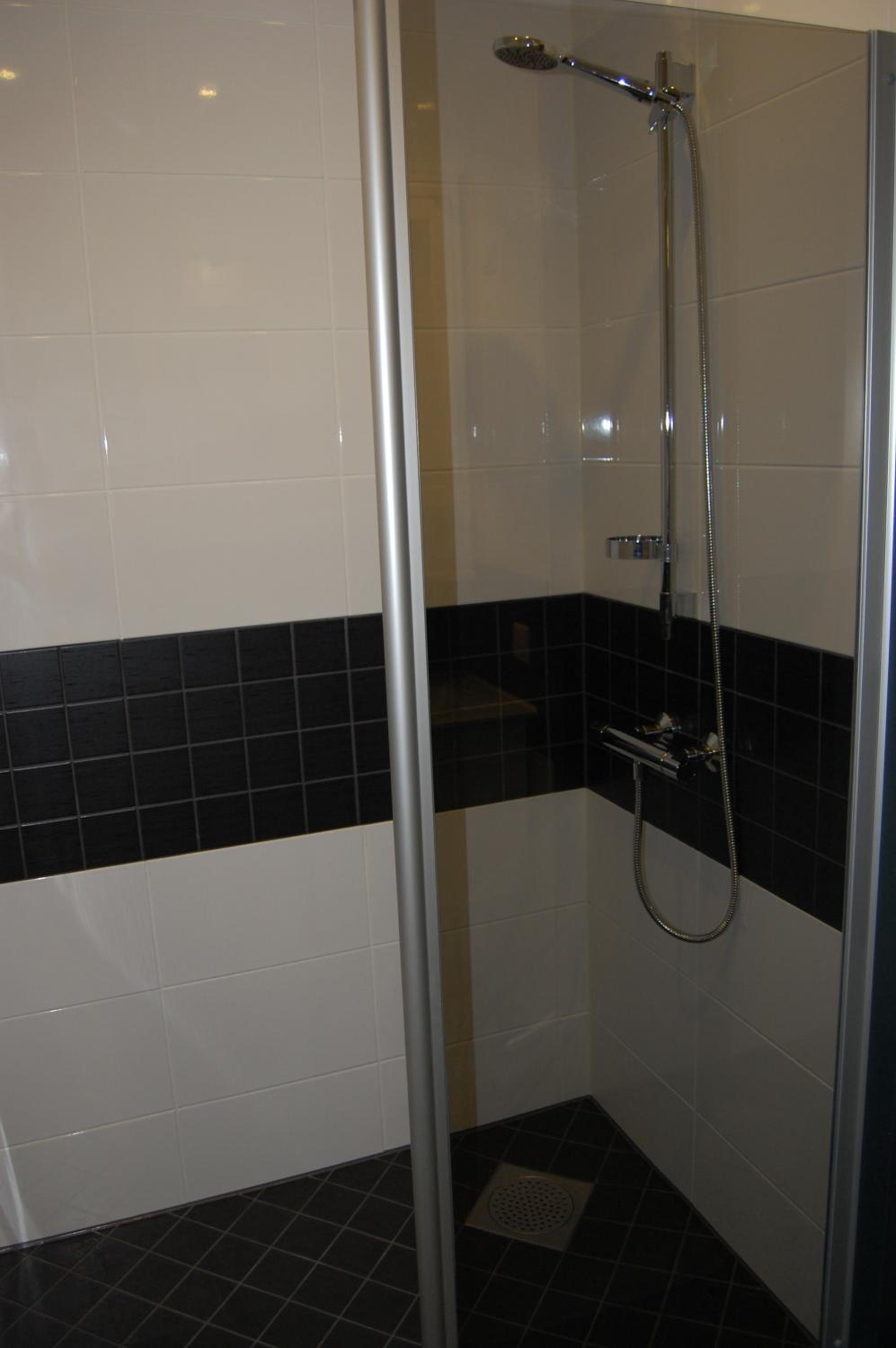 Standard Double Room - Photo 8