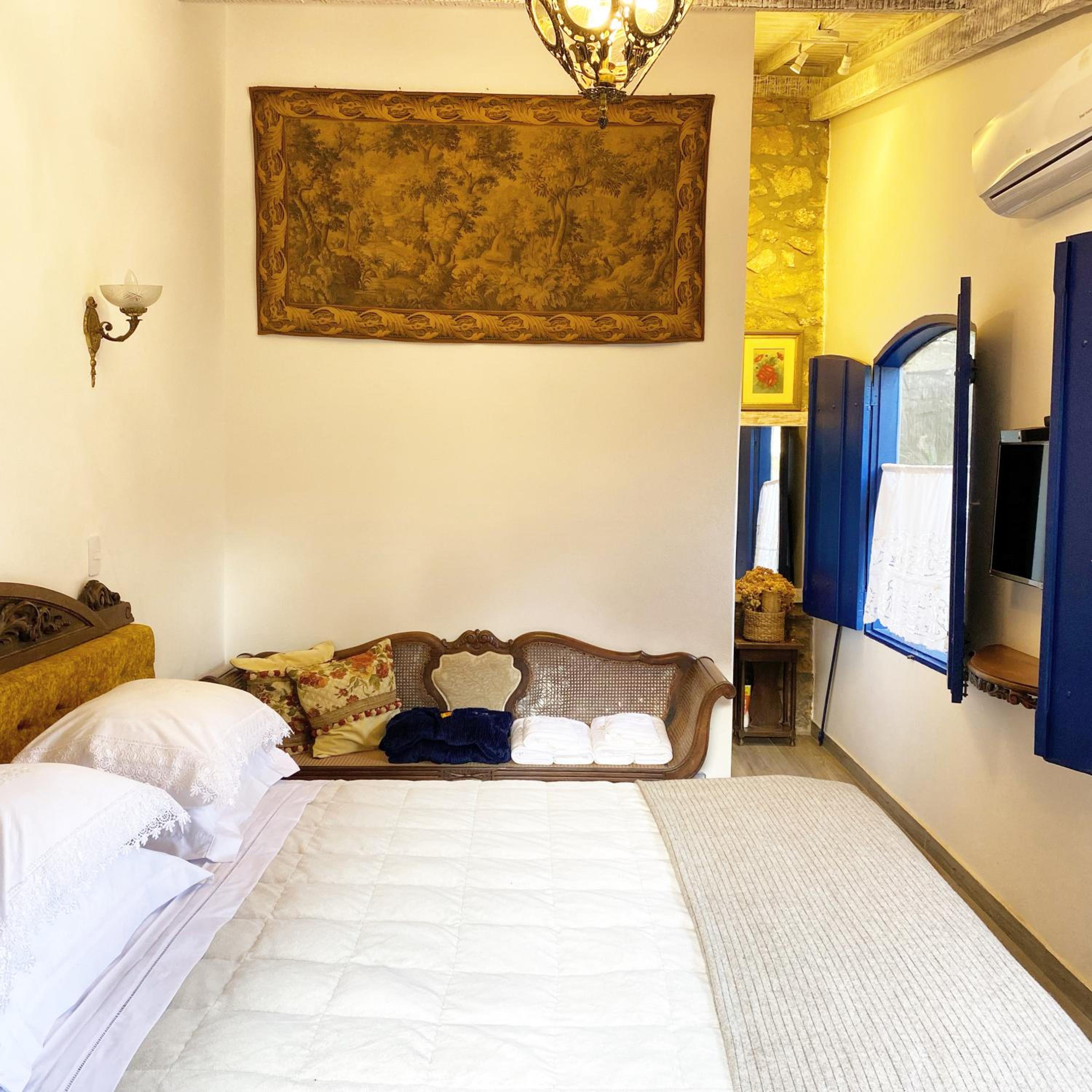 Standard King Room - Photo 5