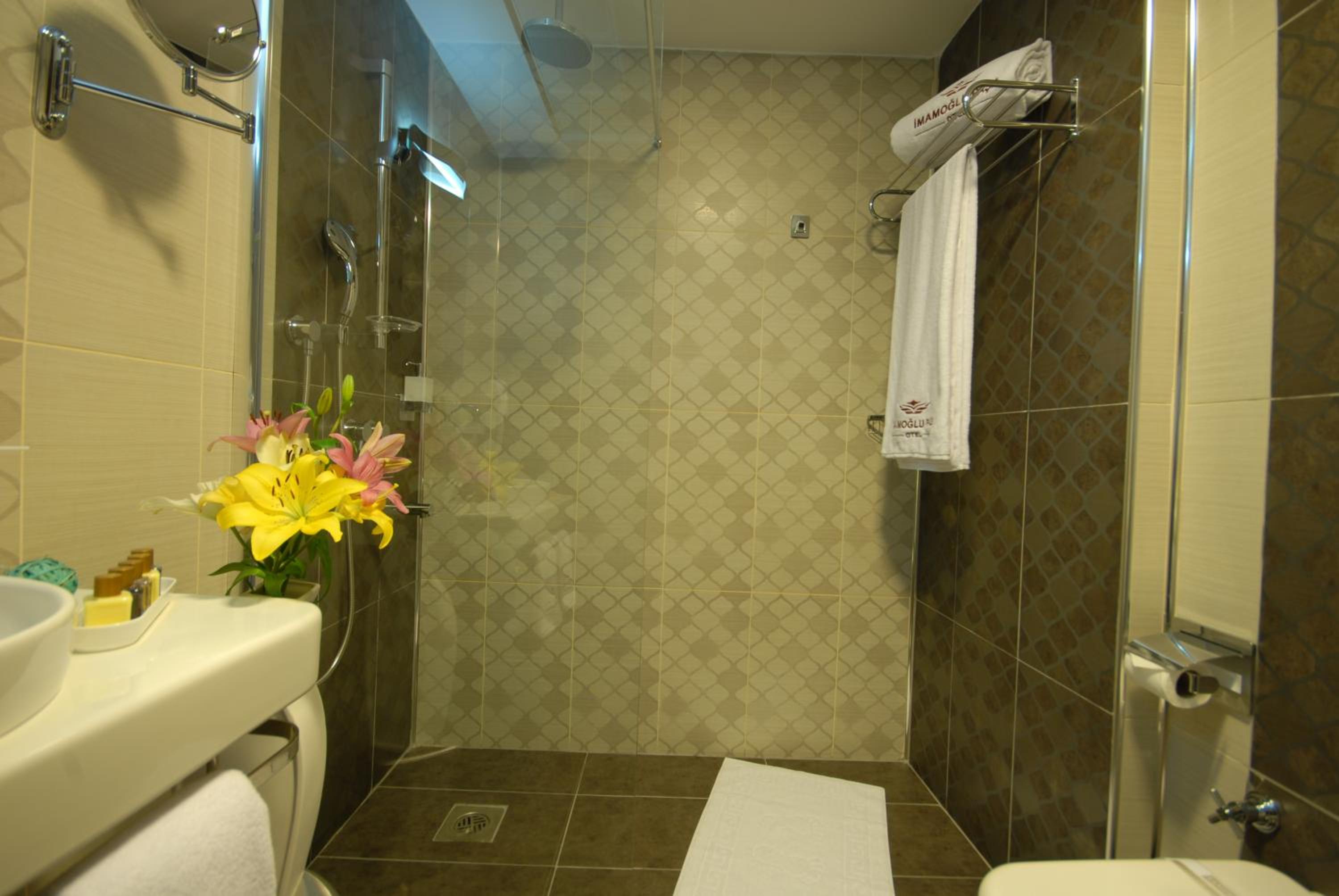 Double or Twin Room - Photo 3