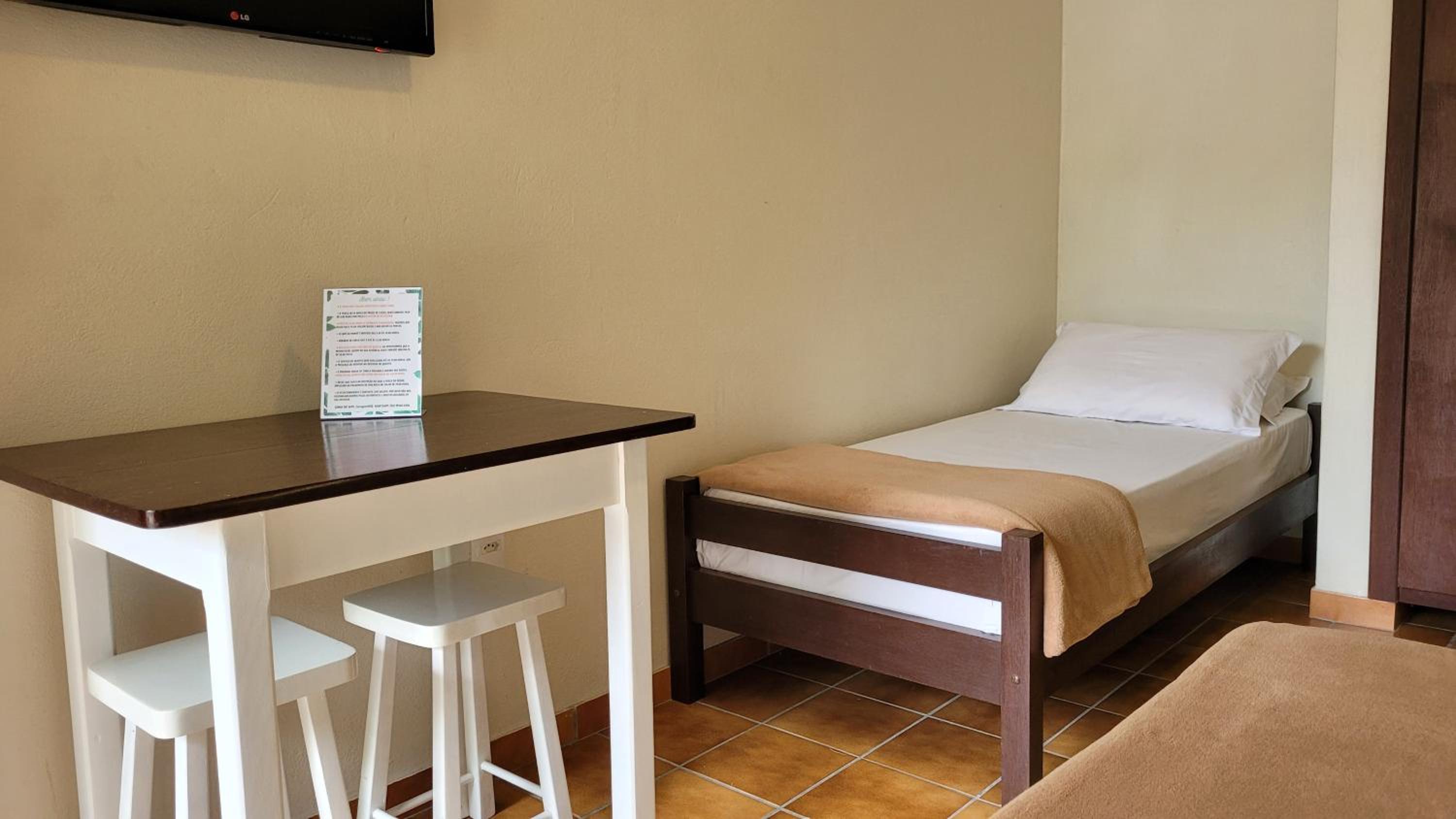 Standard Triple Room photo 3