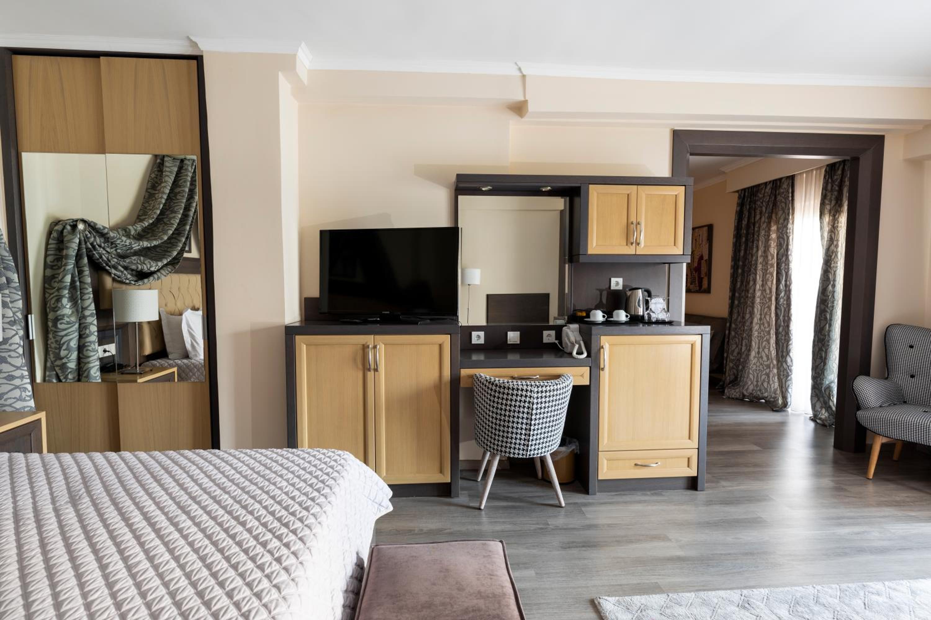 Junior Suite - Photo 2