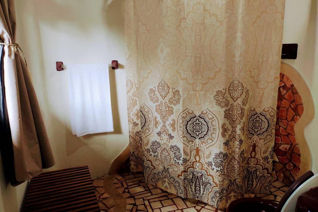Two-Bedroom Apartment - Photo 21