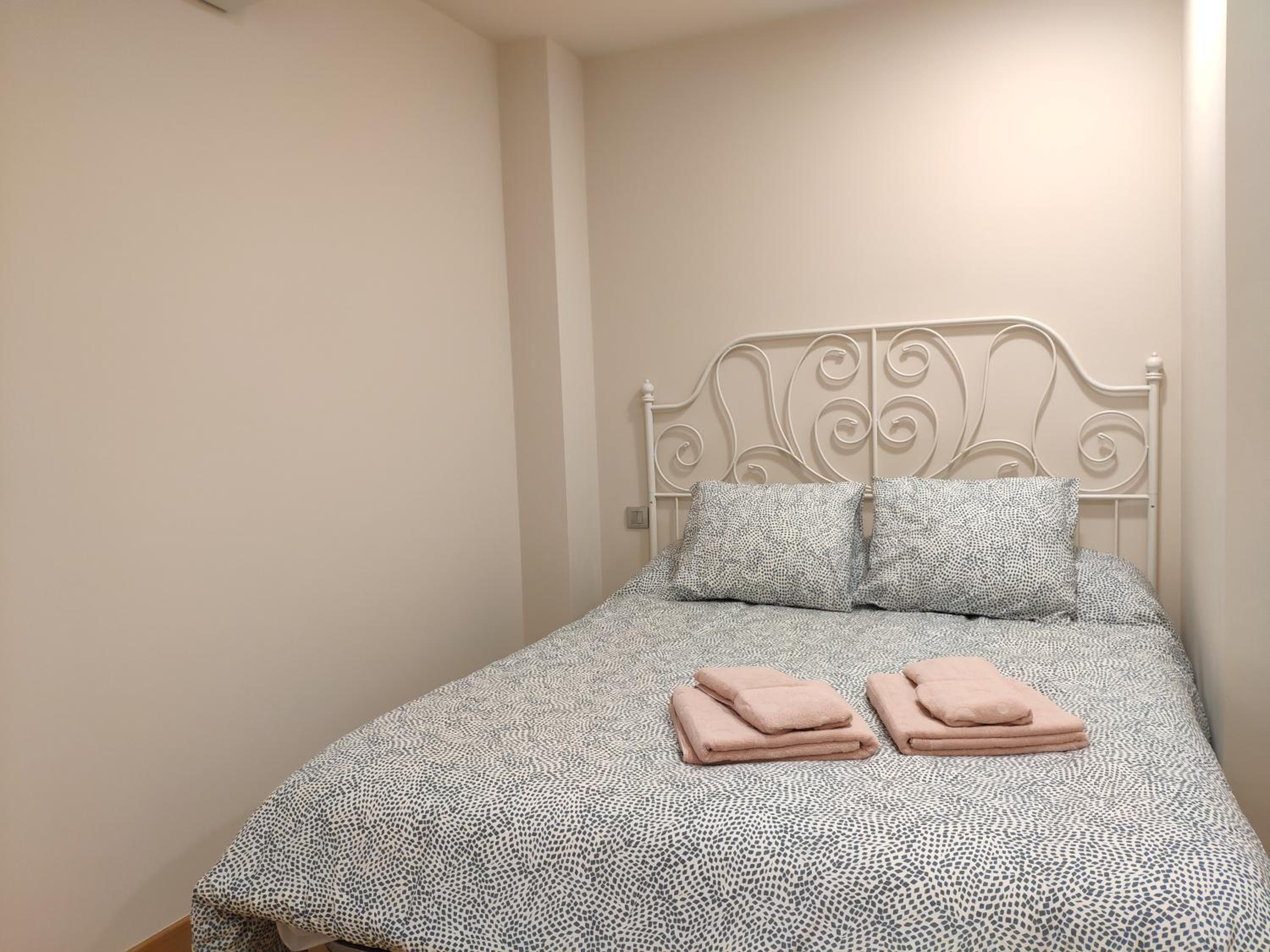 One-Bedroom Apartment - Photo 17