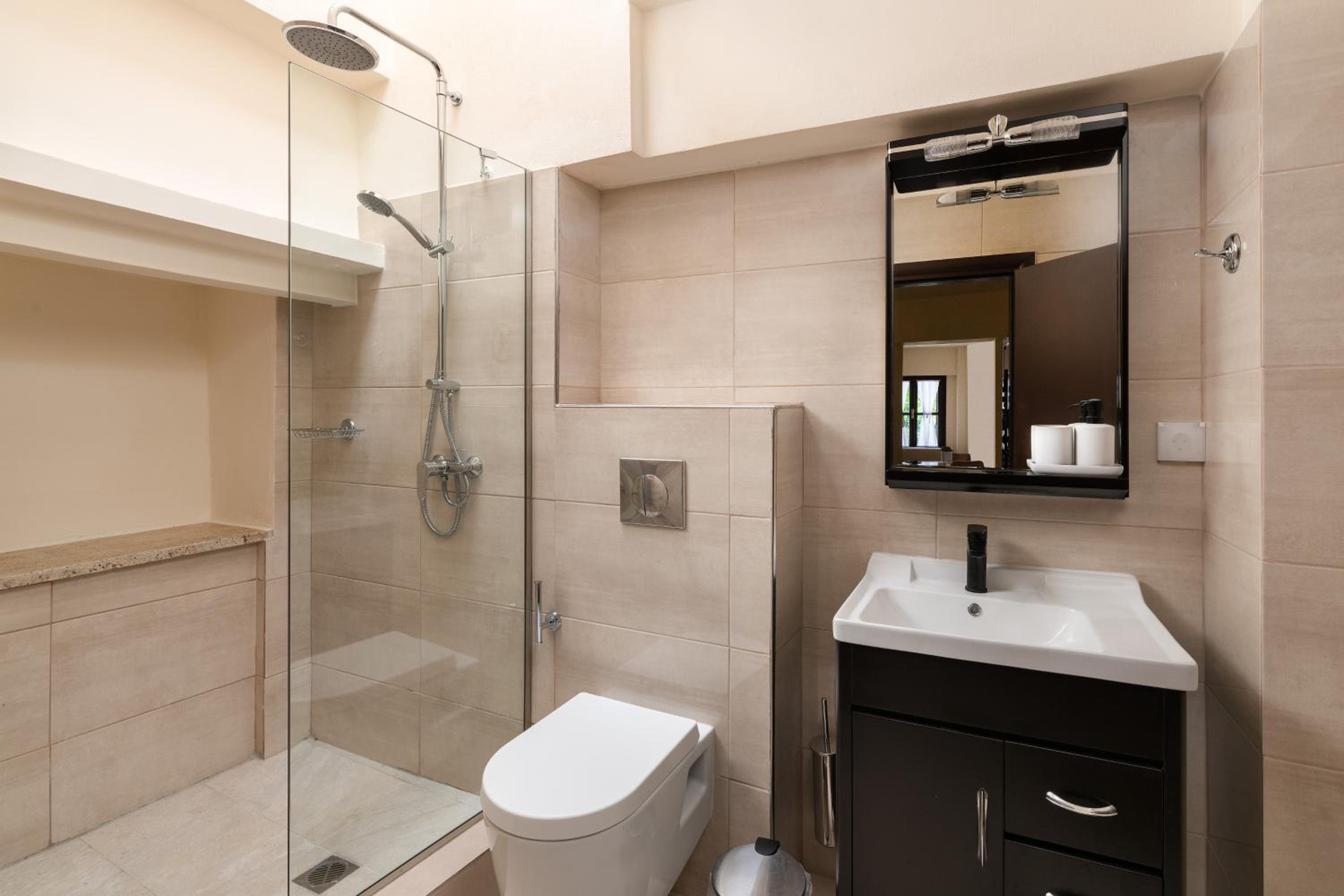 One-Bedroom Apartment - Photo 7