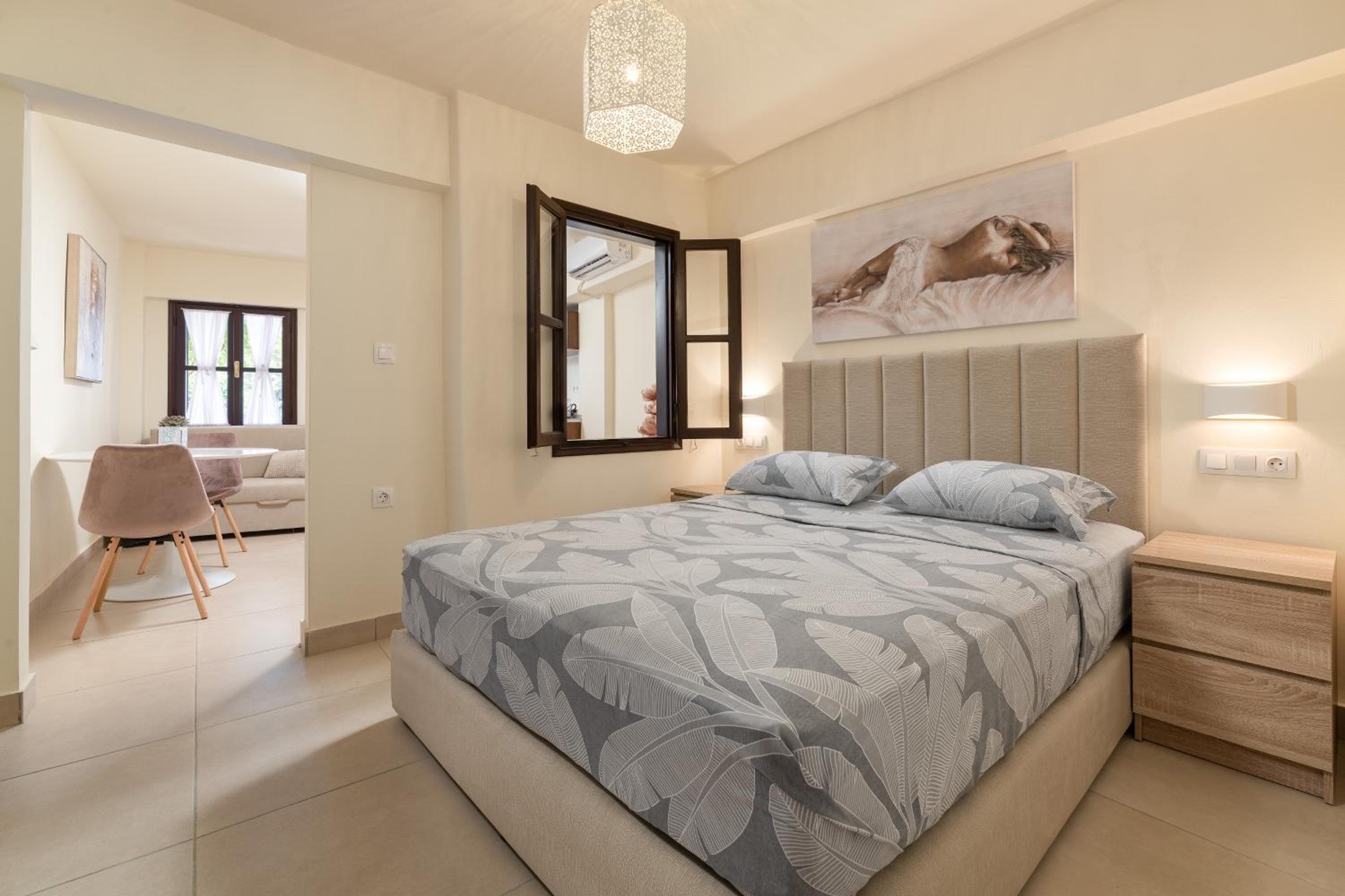 One-Bedroom Apartment - Photo 1