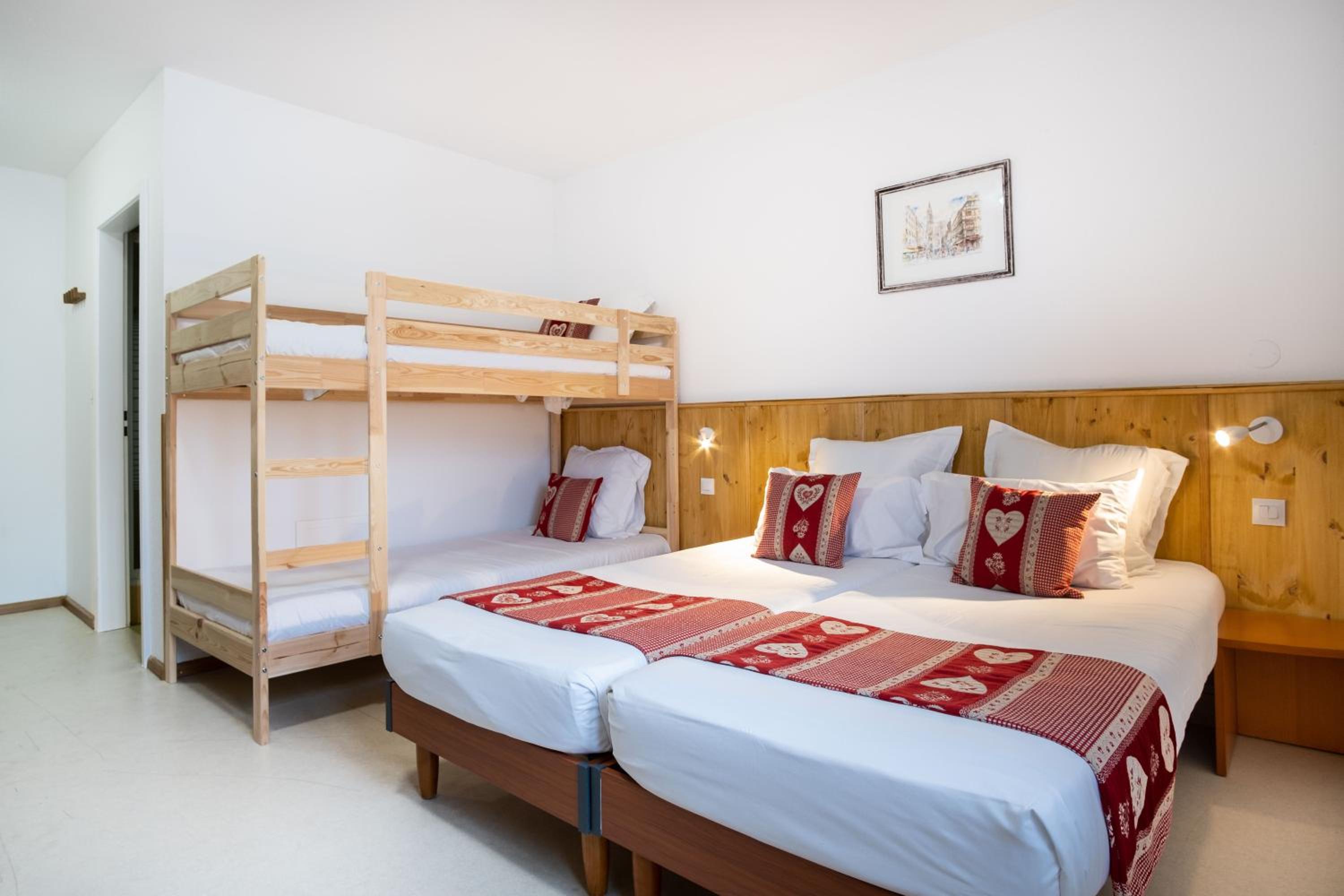 Quadruple Room - Photo 1