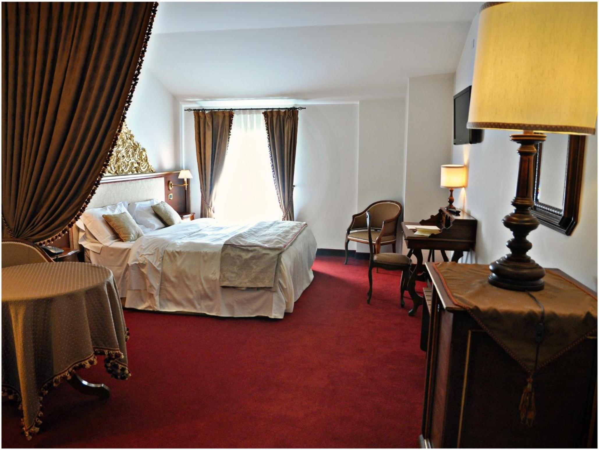 Junior Suite with Garden View - Photo 1