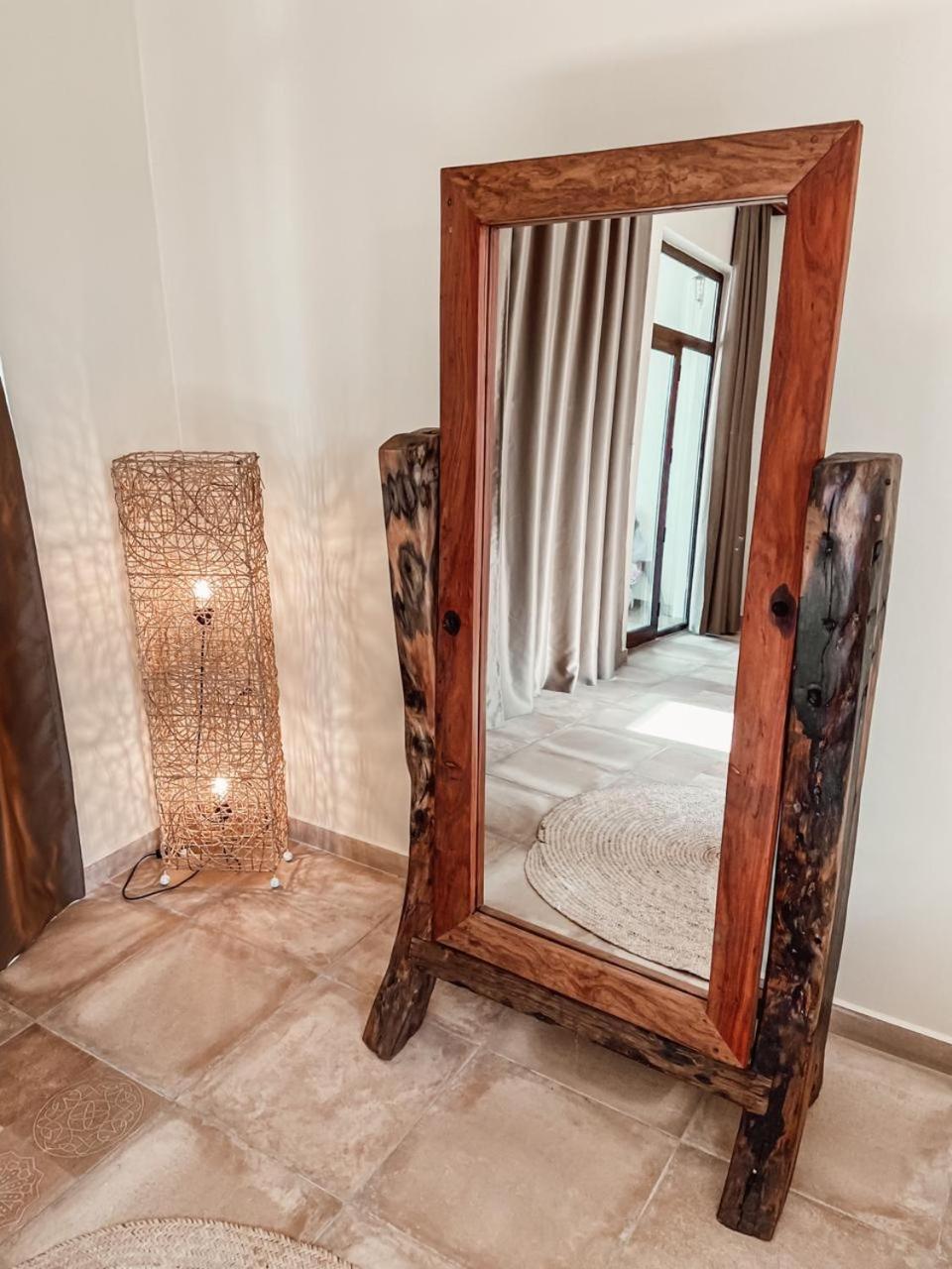 Suite with Balcony and Partial Sea View - Photo 14