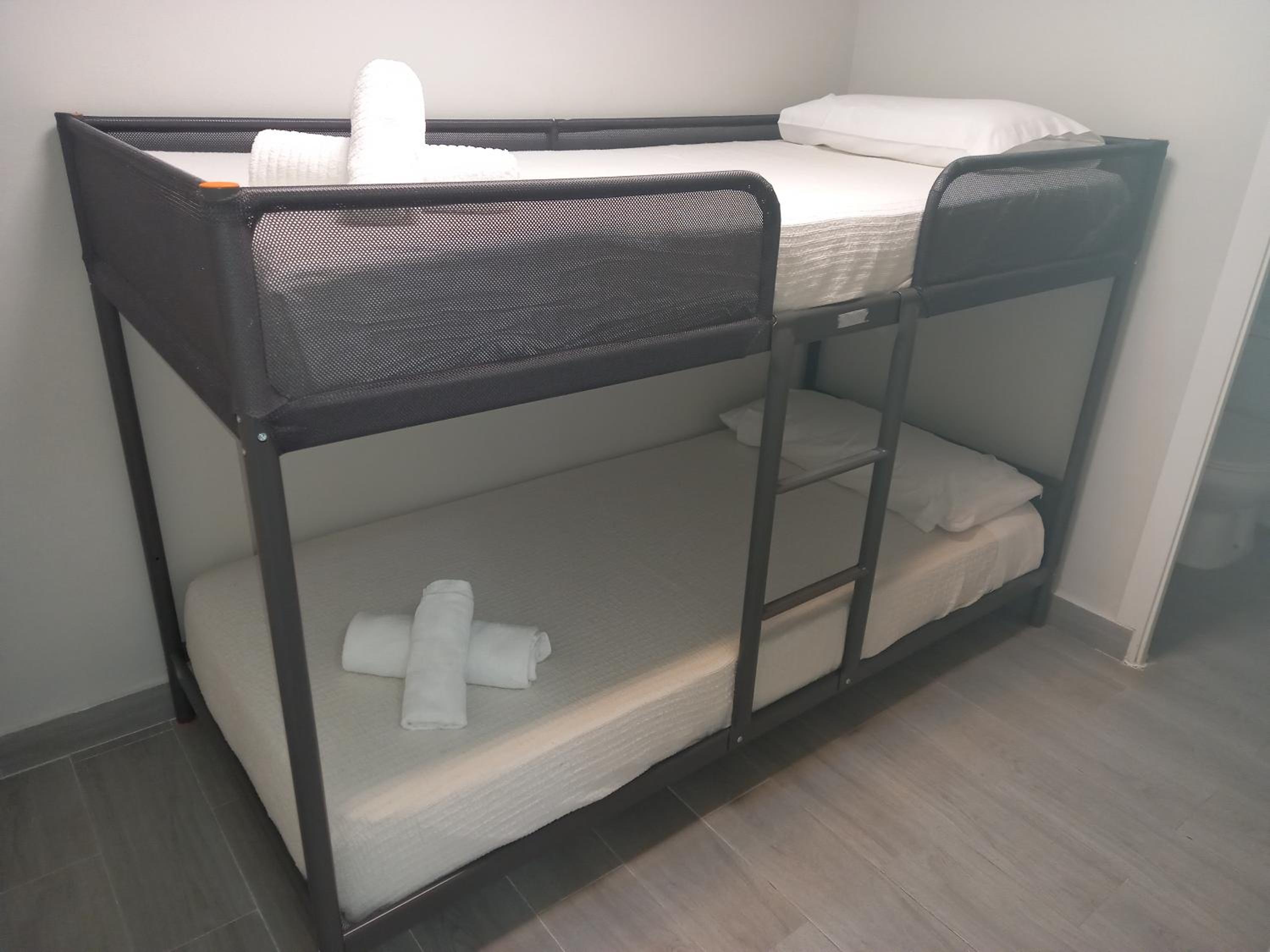 Habitación Cuádruple con Baño Privado