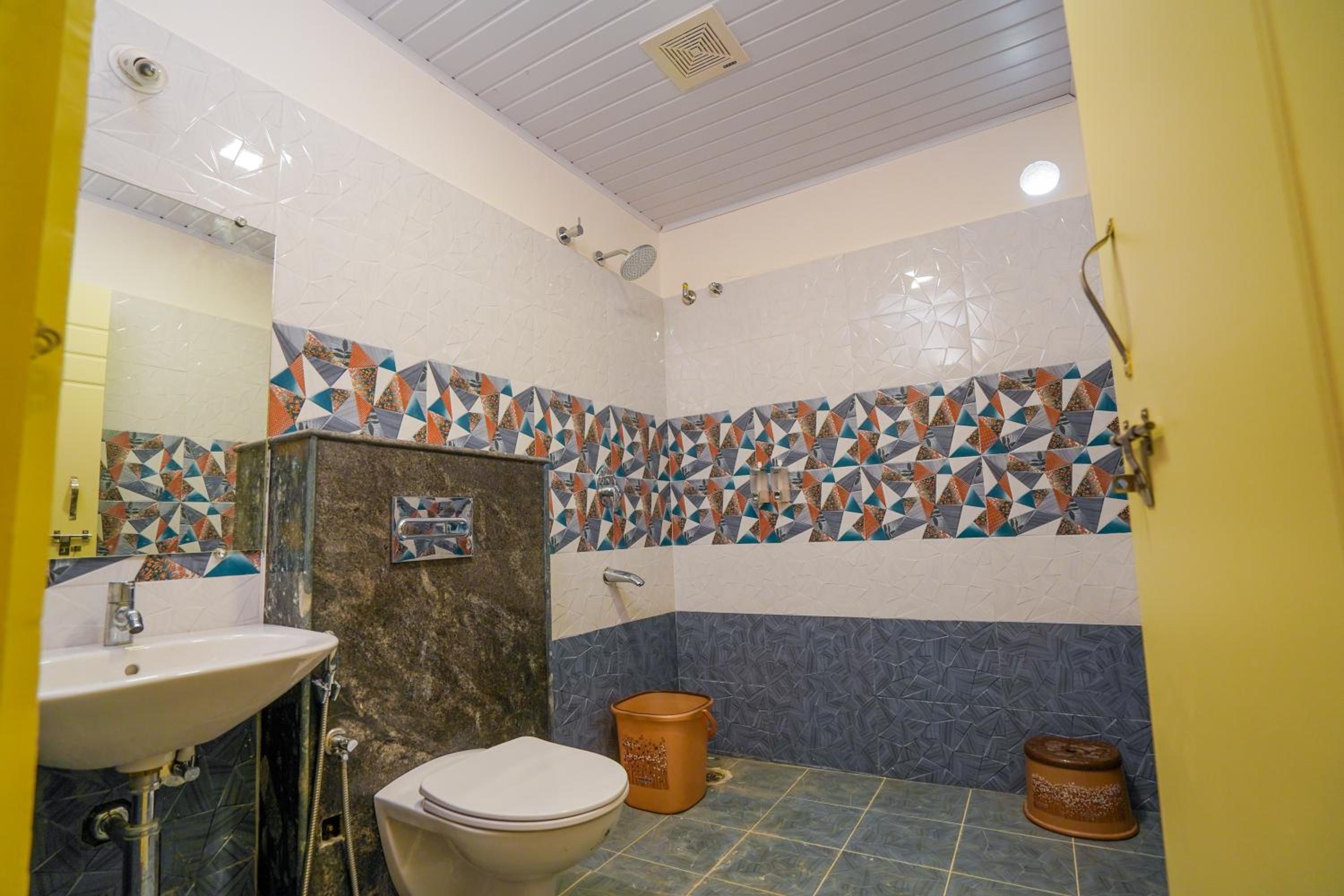 Deluxe King Room photo 3