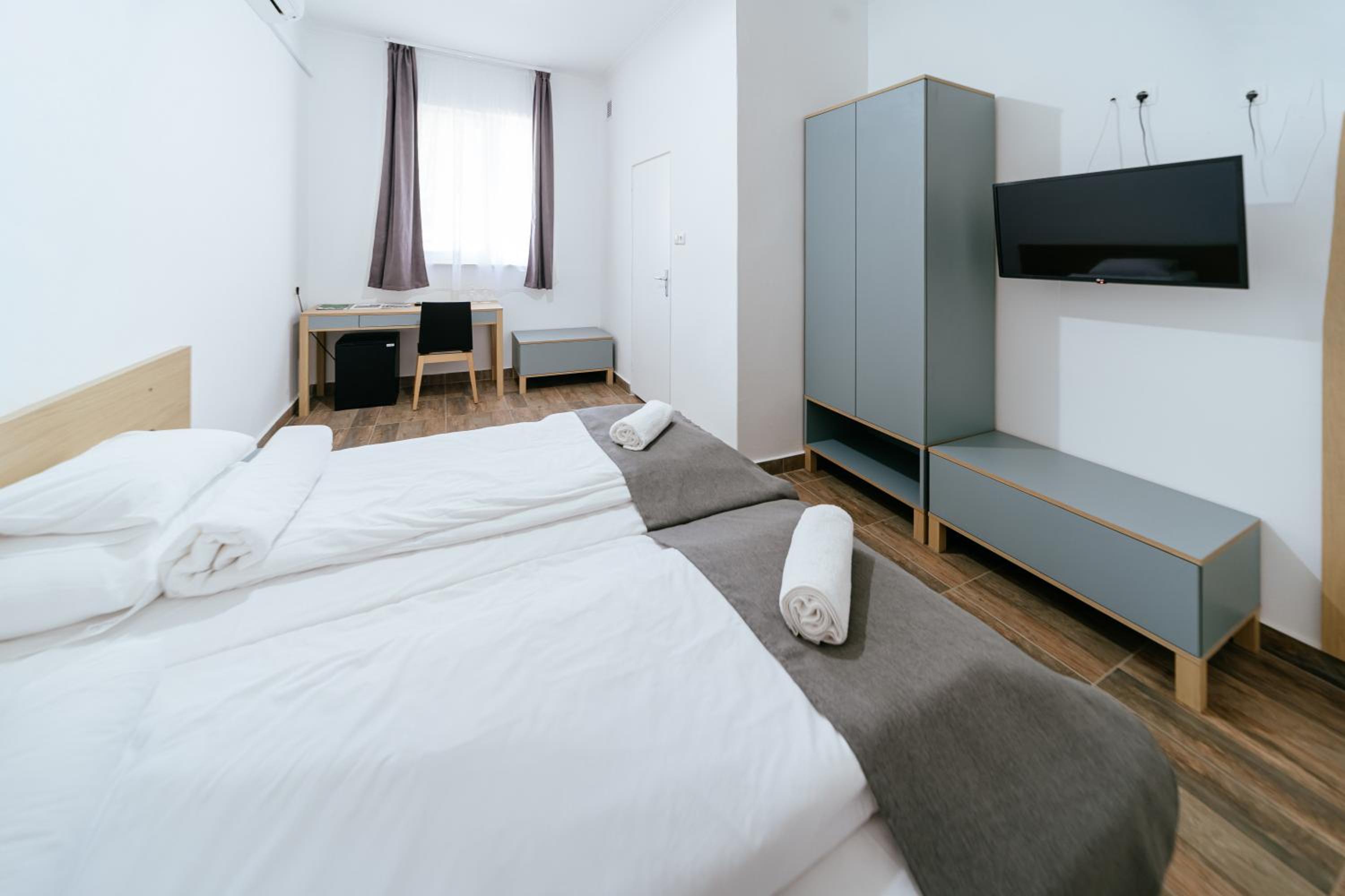 Standard Double or Twin Room (annex) photo 3