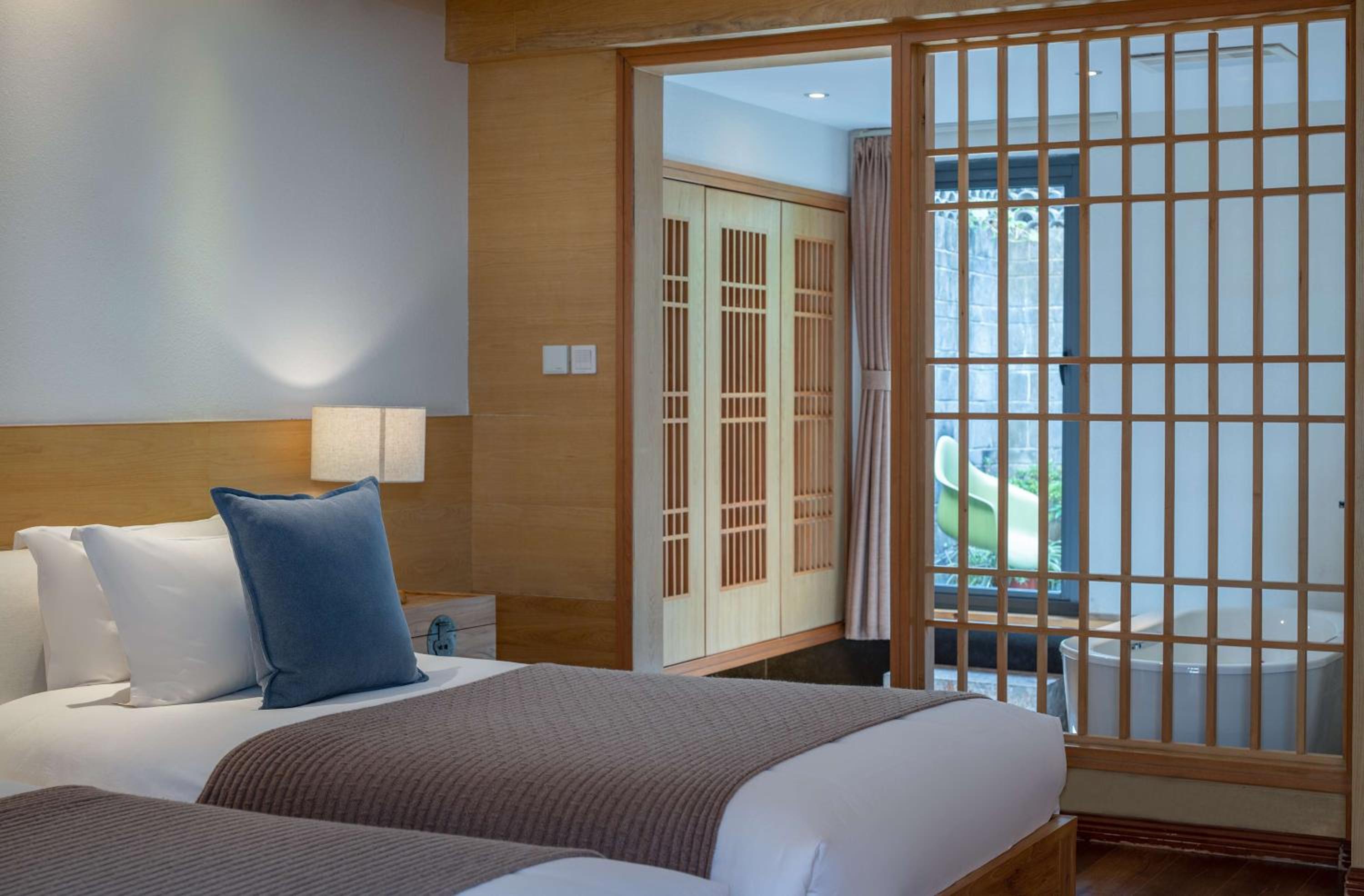 Twin Room with Balcony photo 2