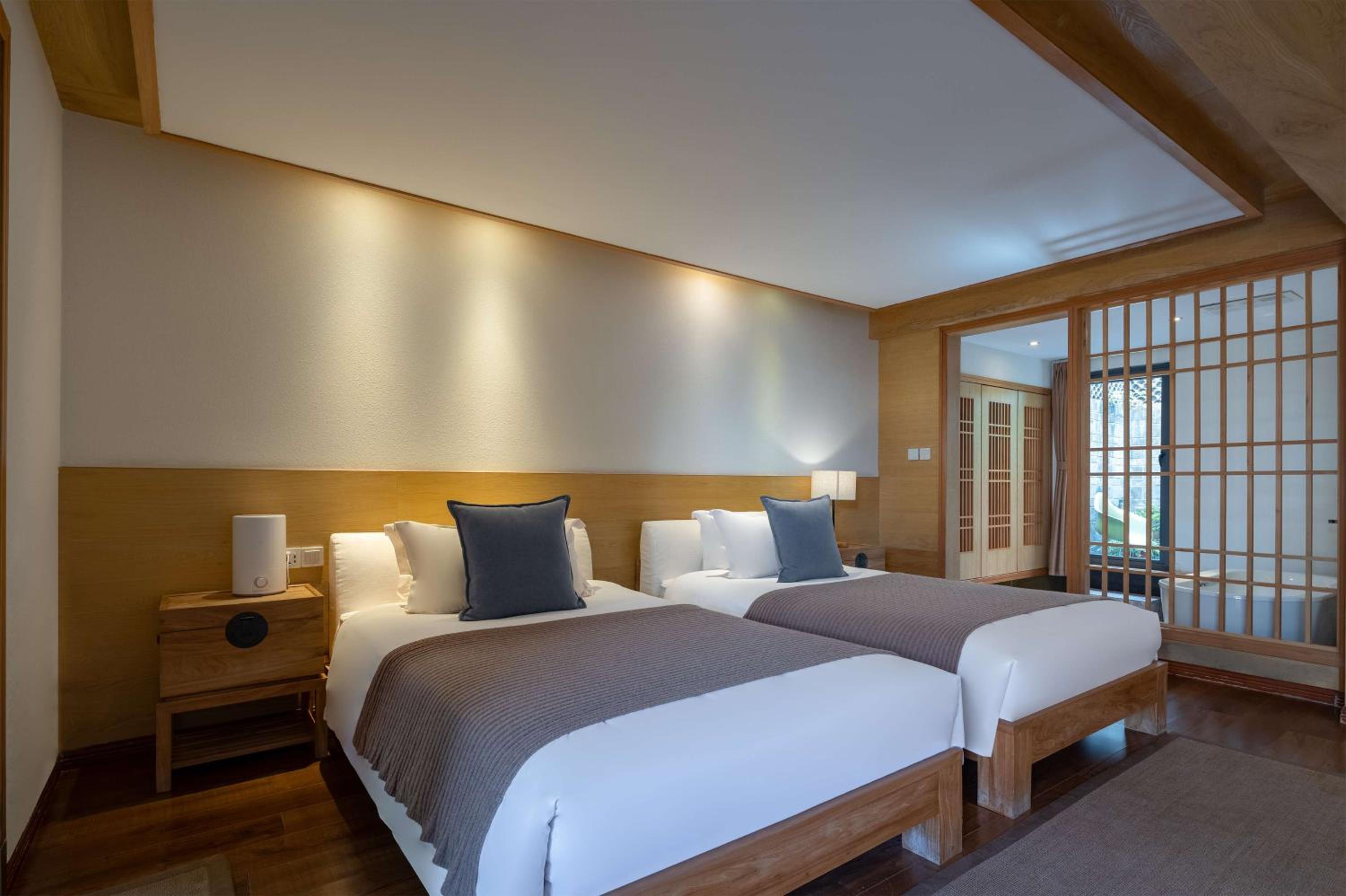 Twin Room with Balcony photo 3