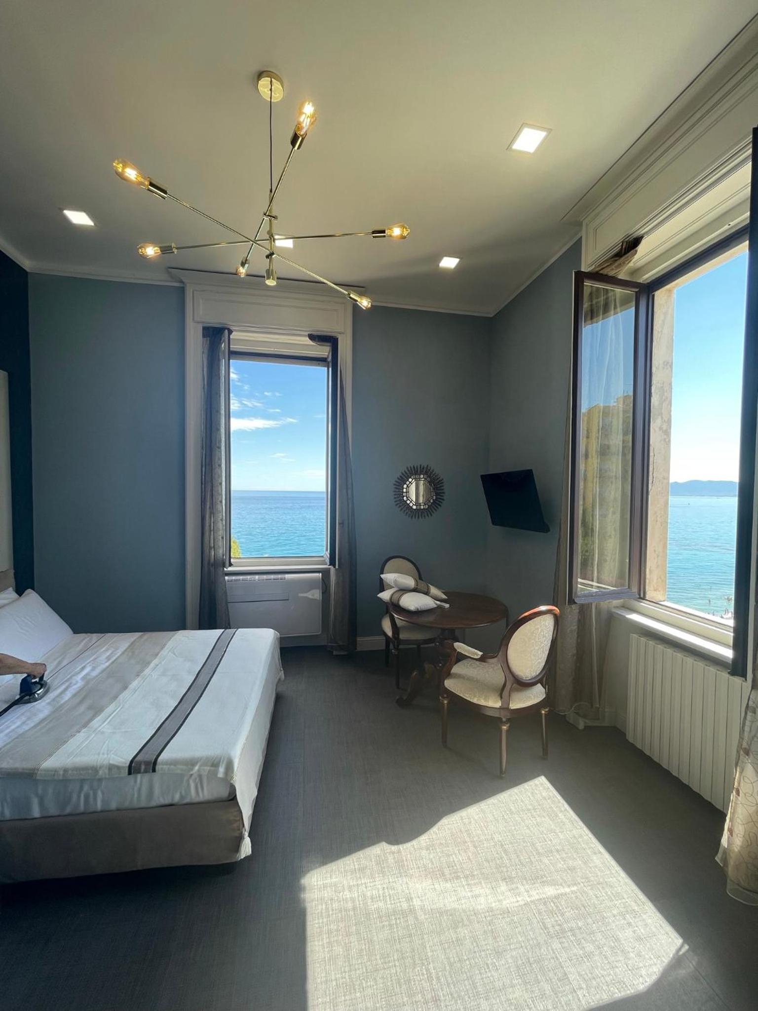 Deluxe Double Room with Sea View photo 1