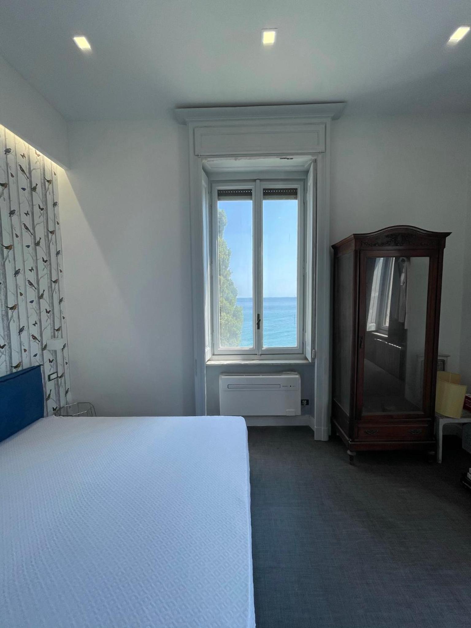Deluxe Double Room with Sea View photo 1