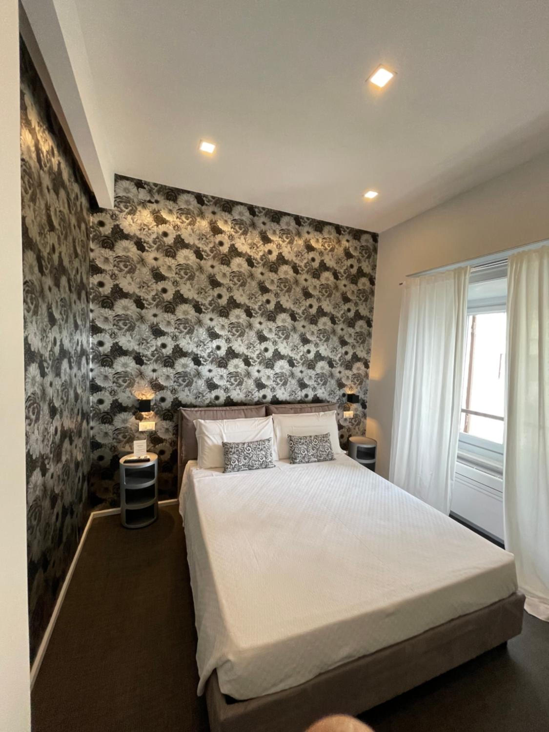 Deluxe Single Room with Sea View photo 2