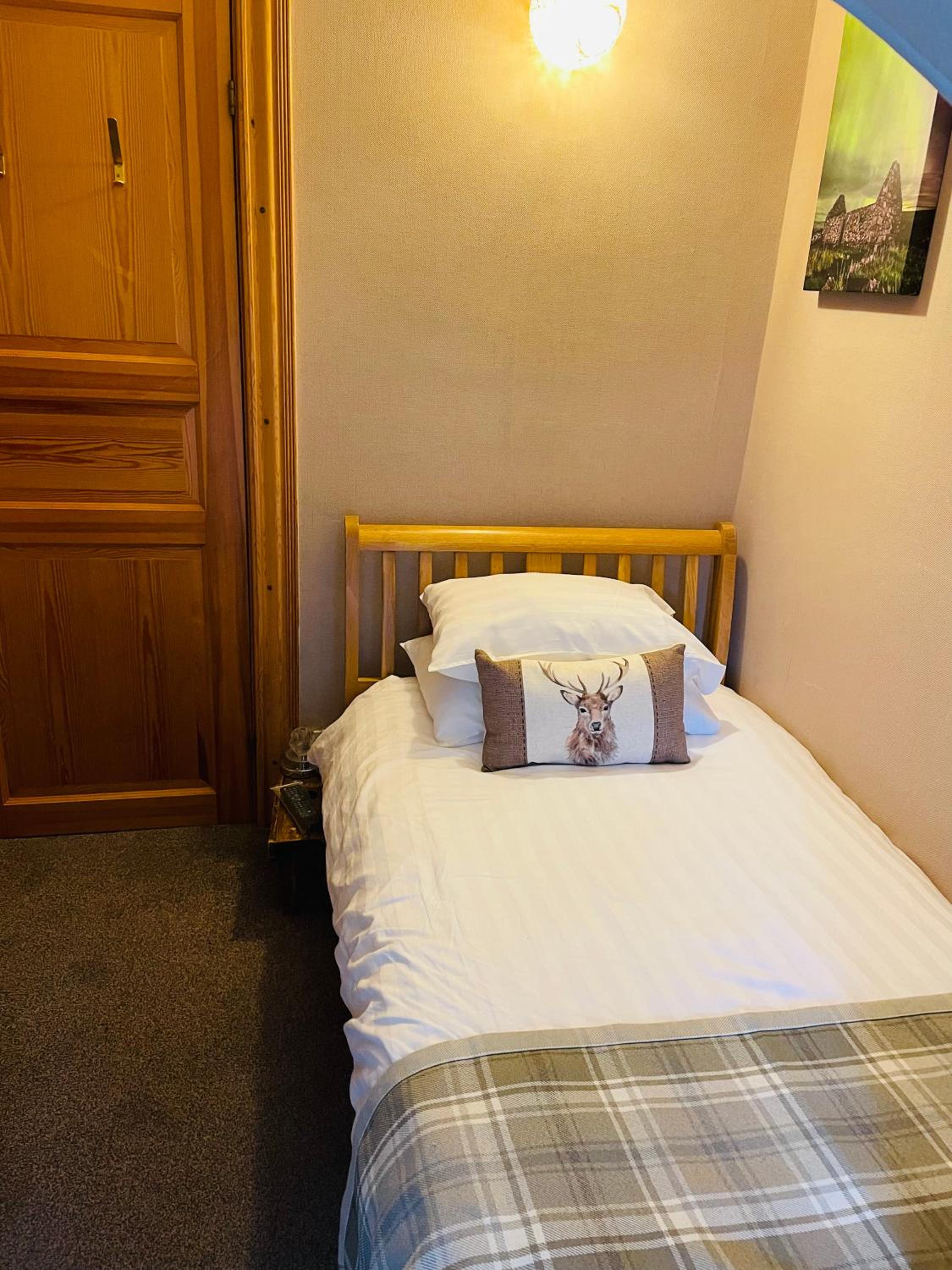 Small Single Room photo 2