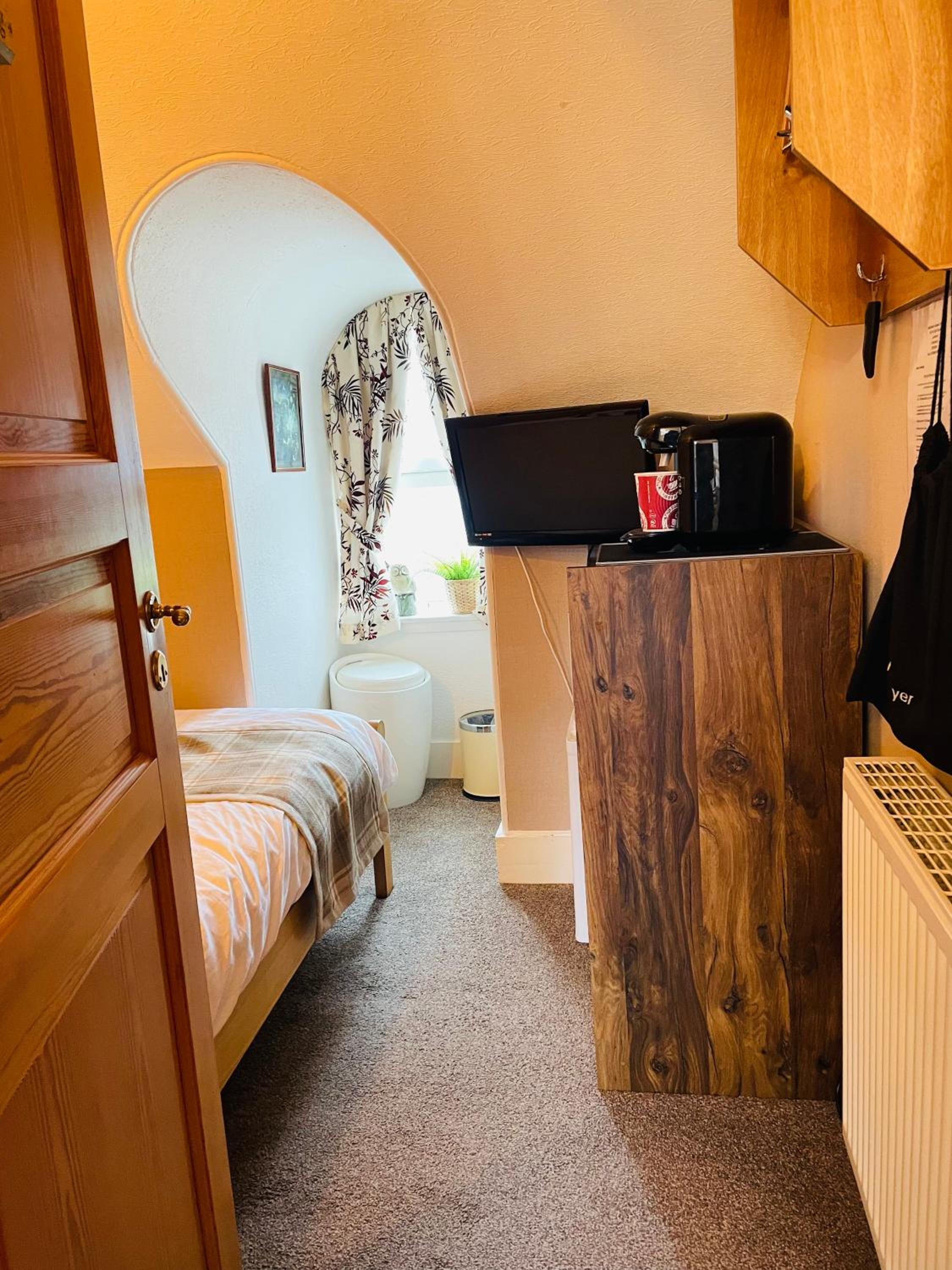 Small Single Room
