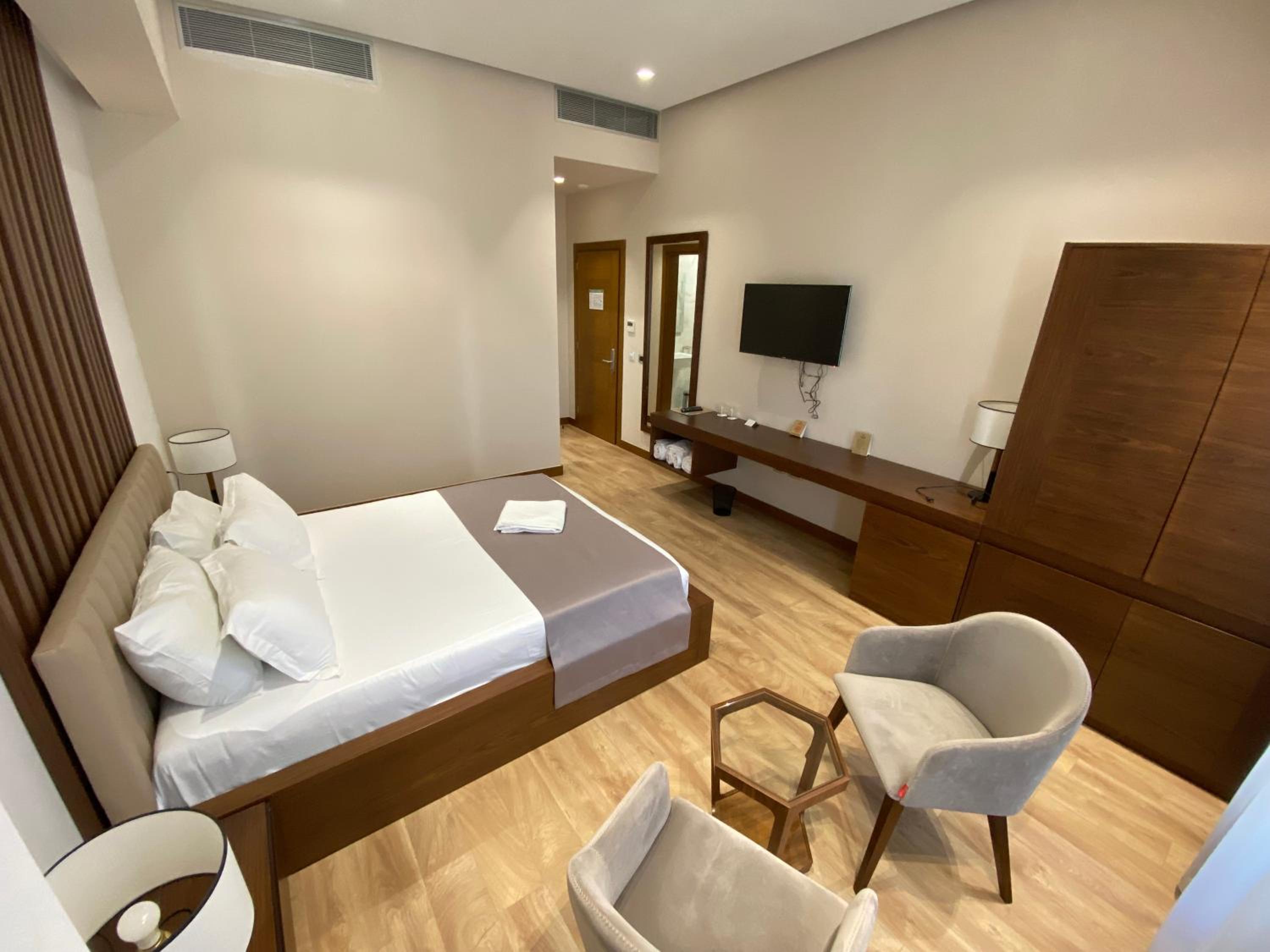 Budget Double Room photo 3