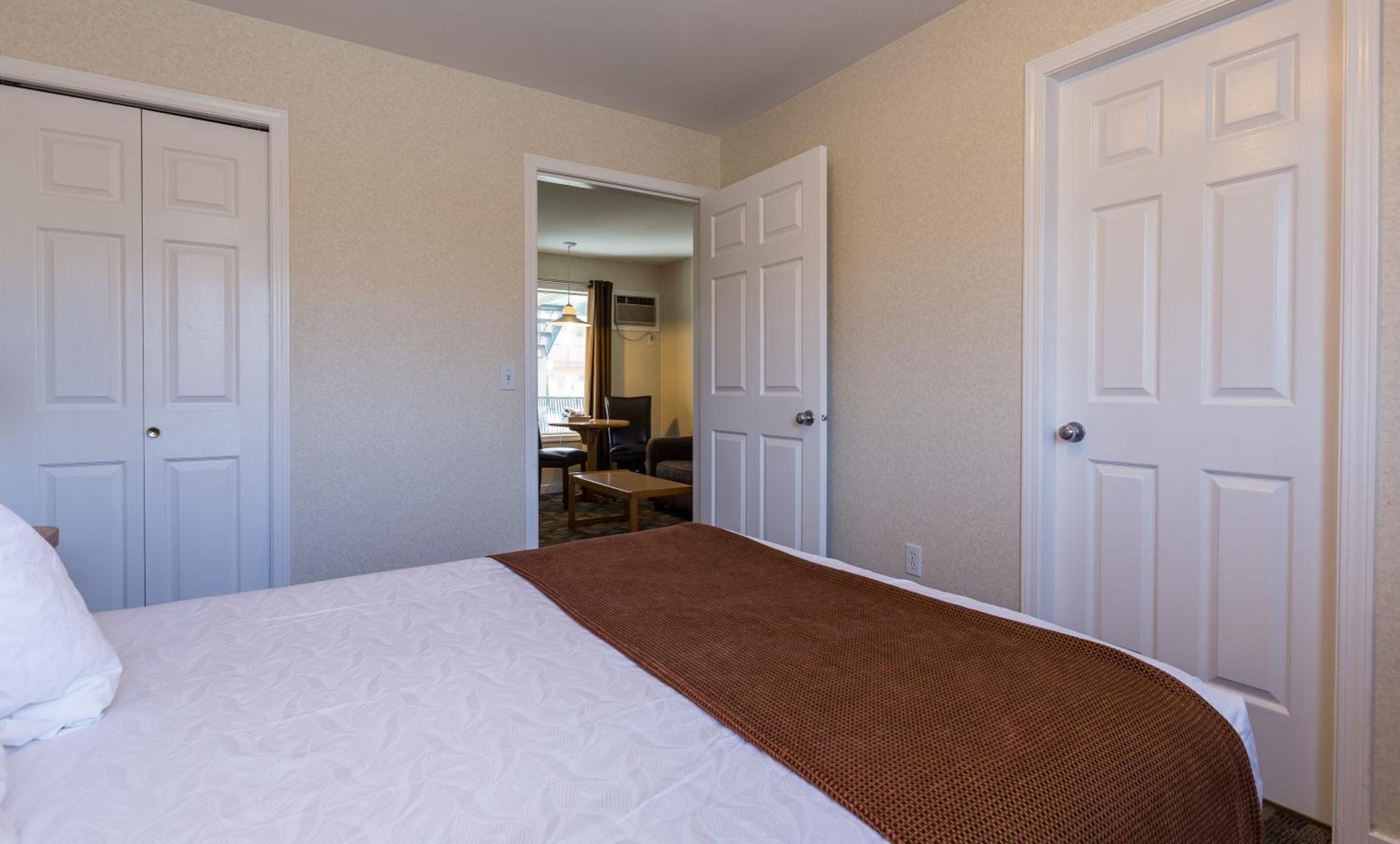 Suite - Photo 2