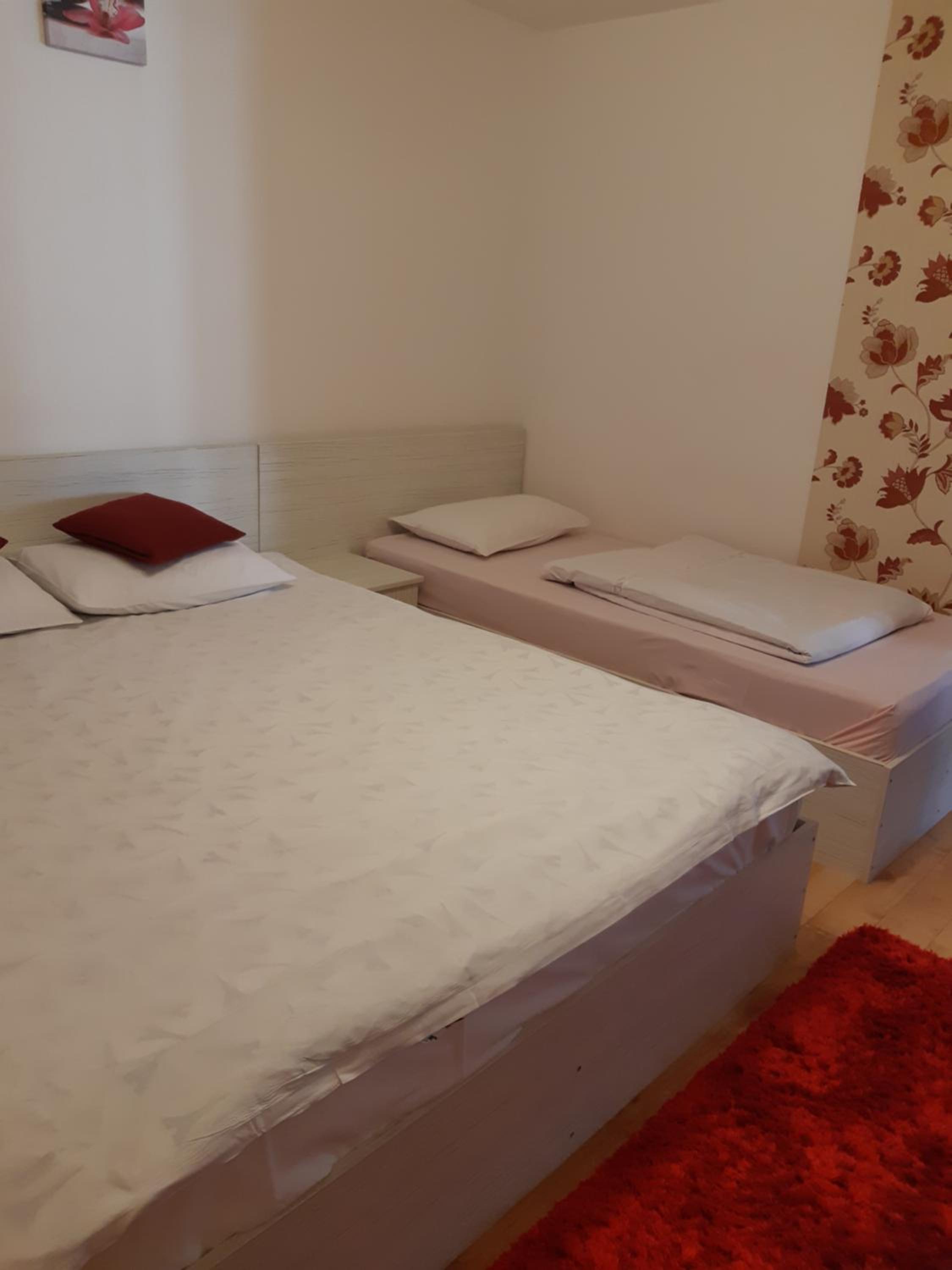 Triple Room - Photo 9